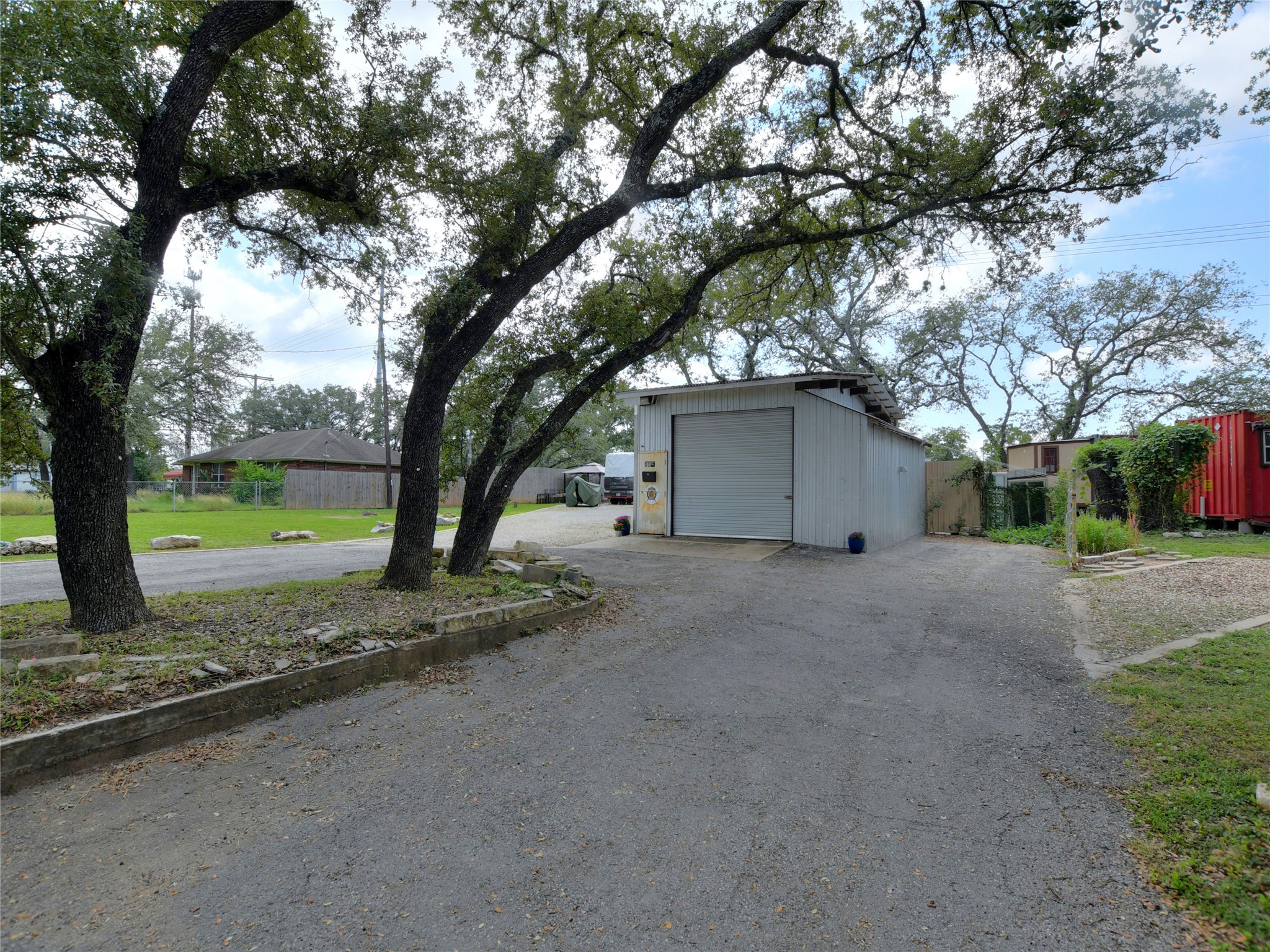 main property photo 9