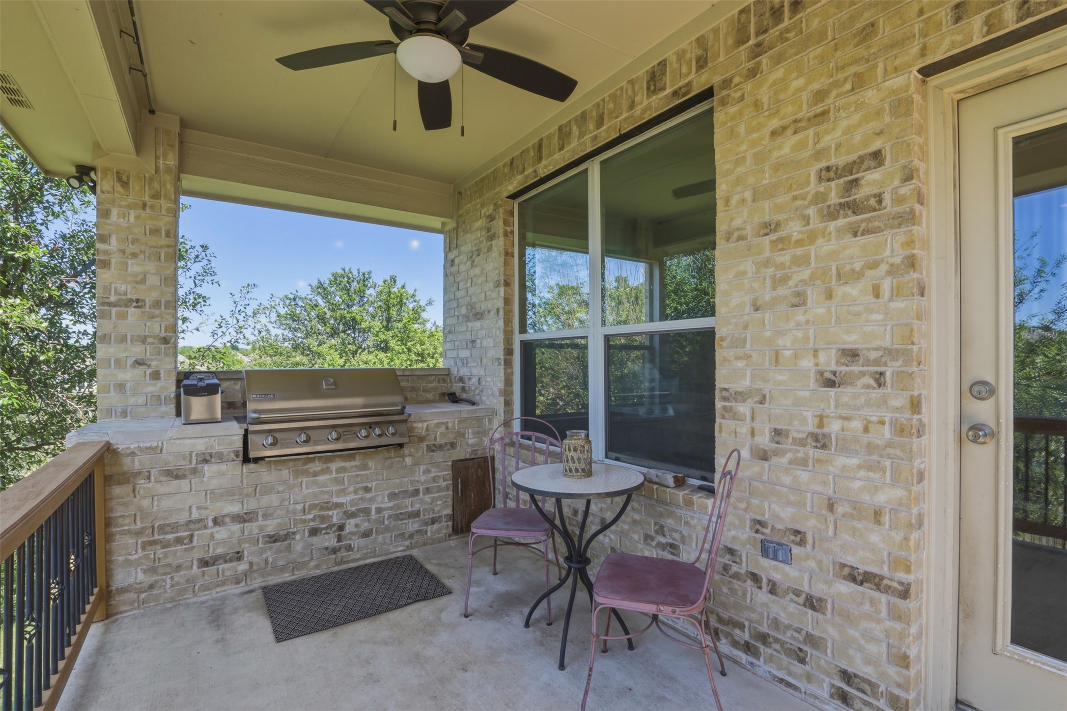 main property photo 28
