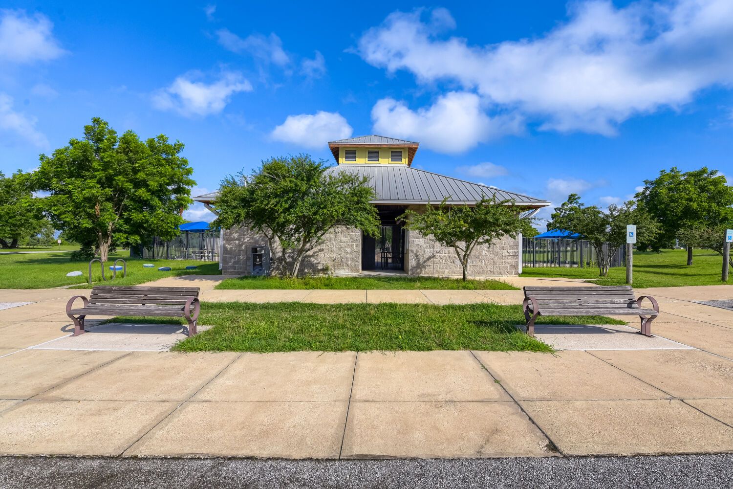 main property photo 22