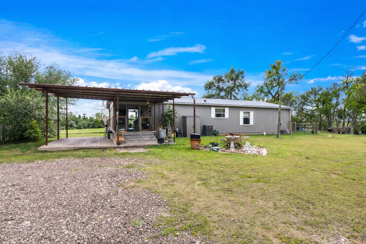 main property photo 16