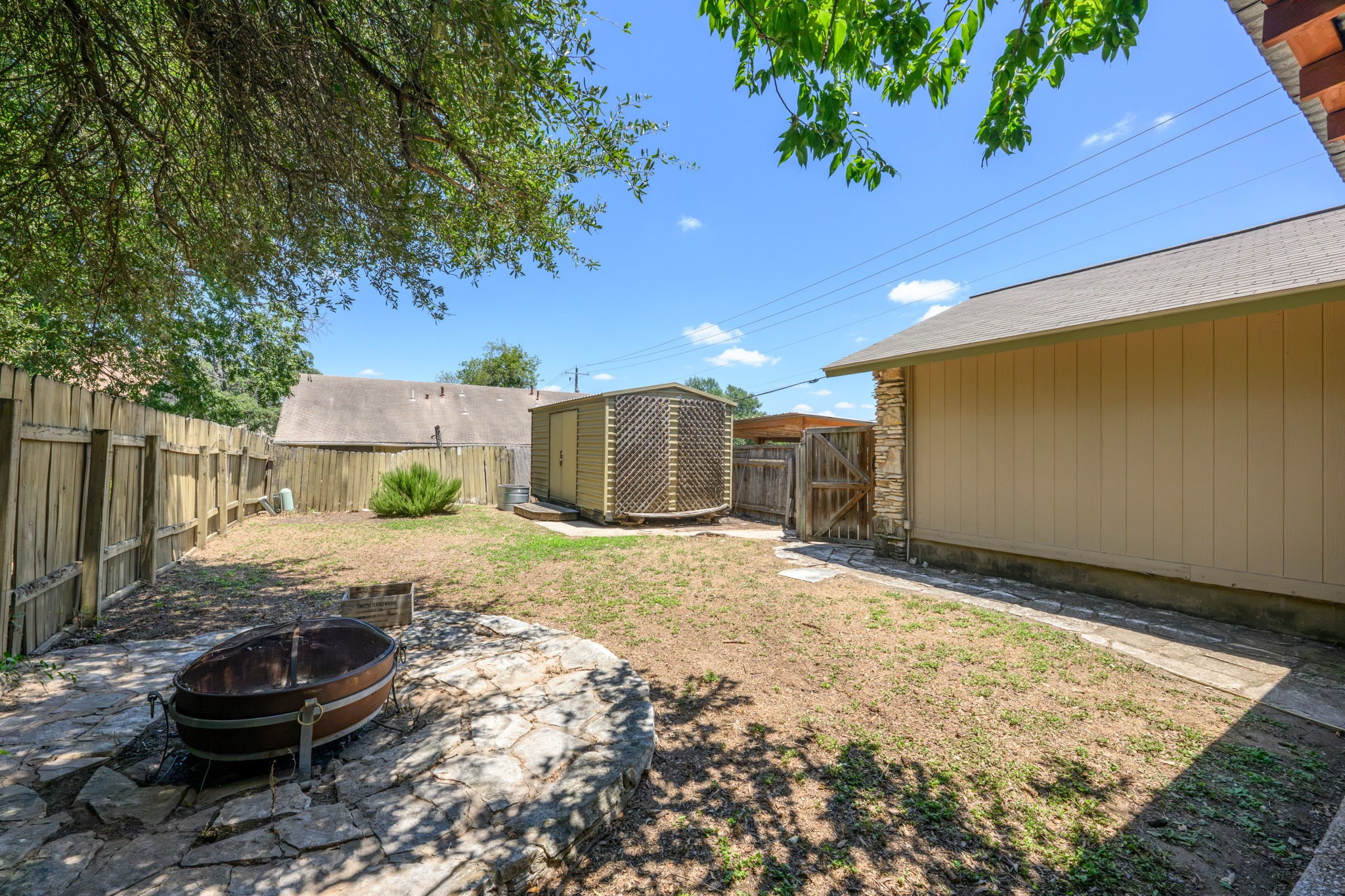 main property photo 25