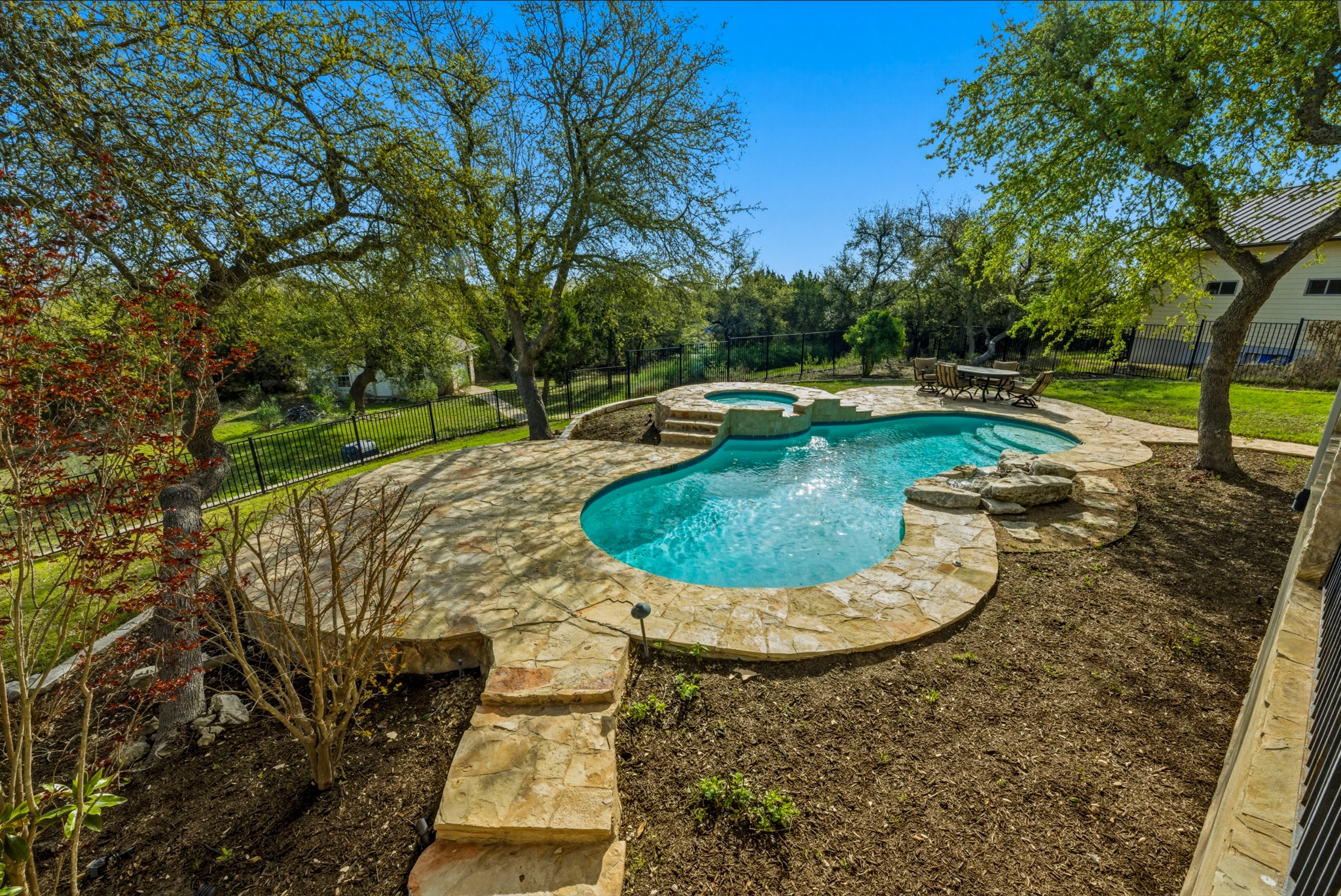 main property photo 27