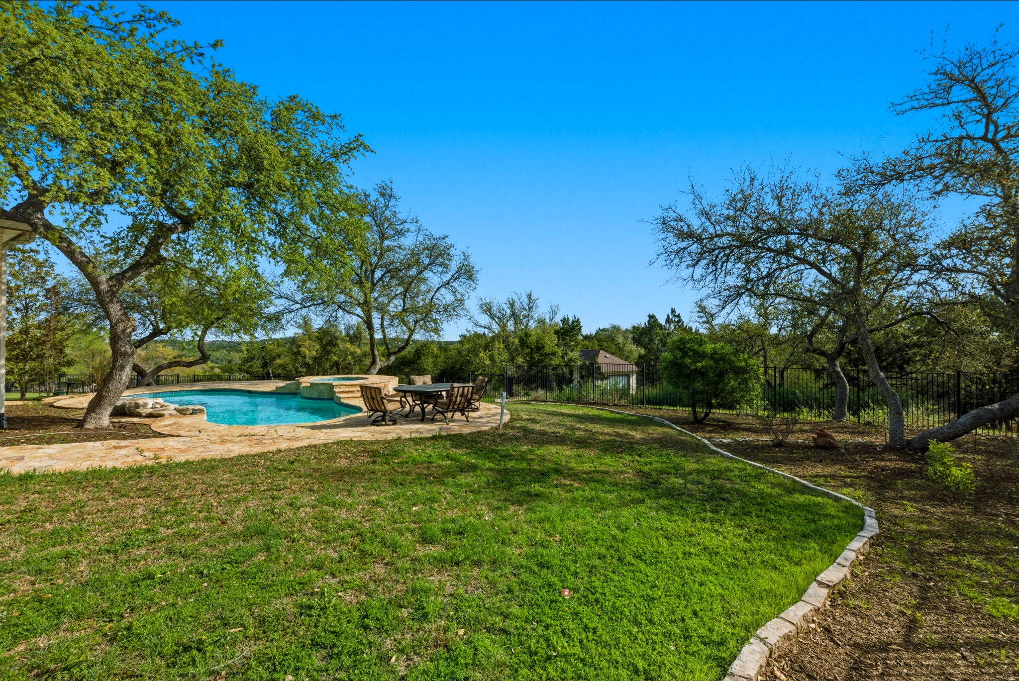 main property photo 30