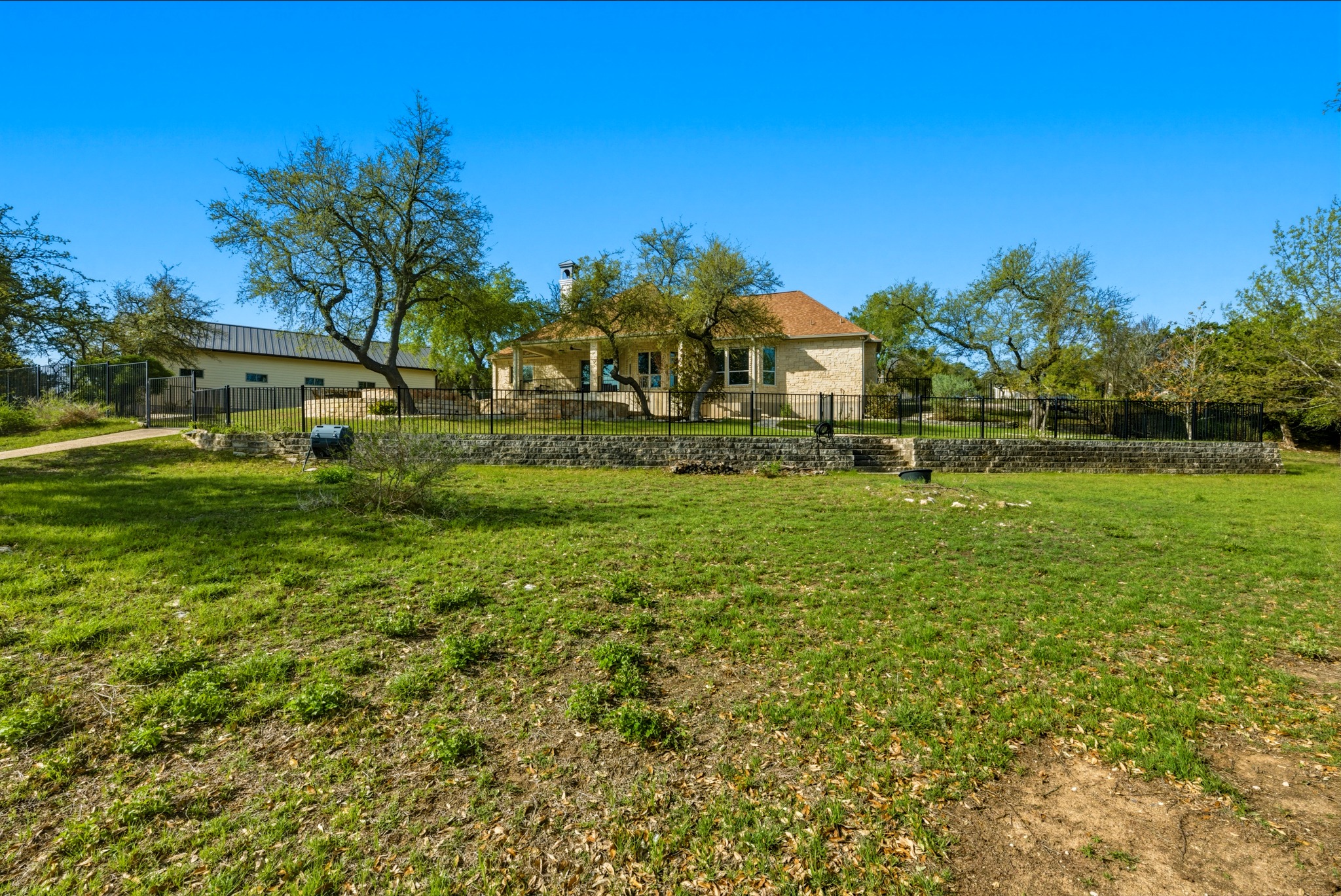 main property photo 34