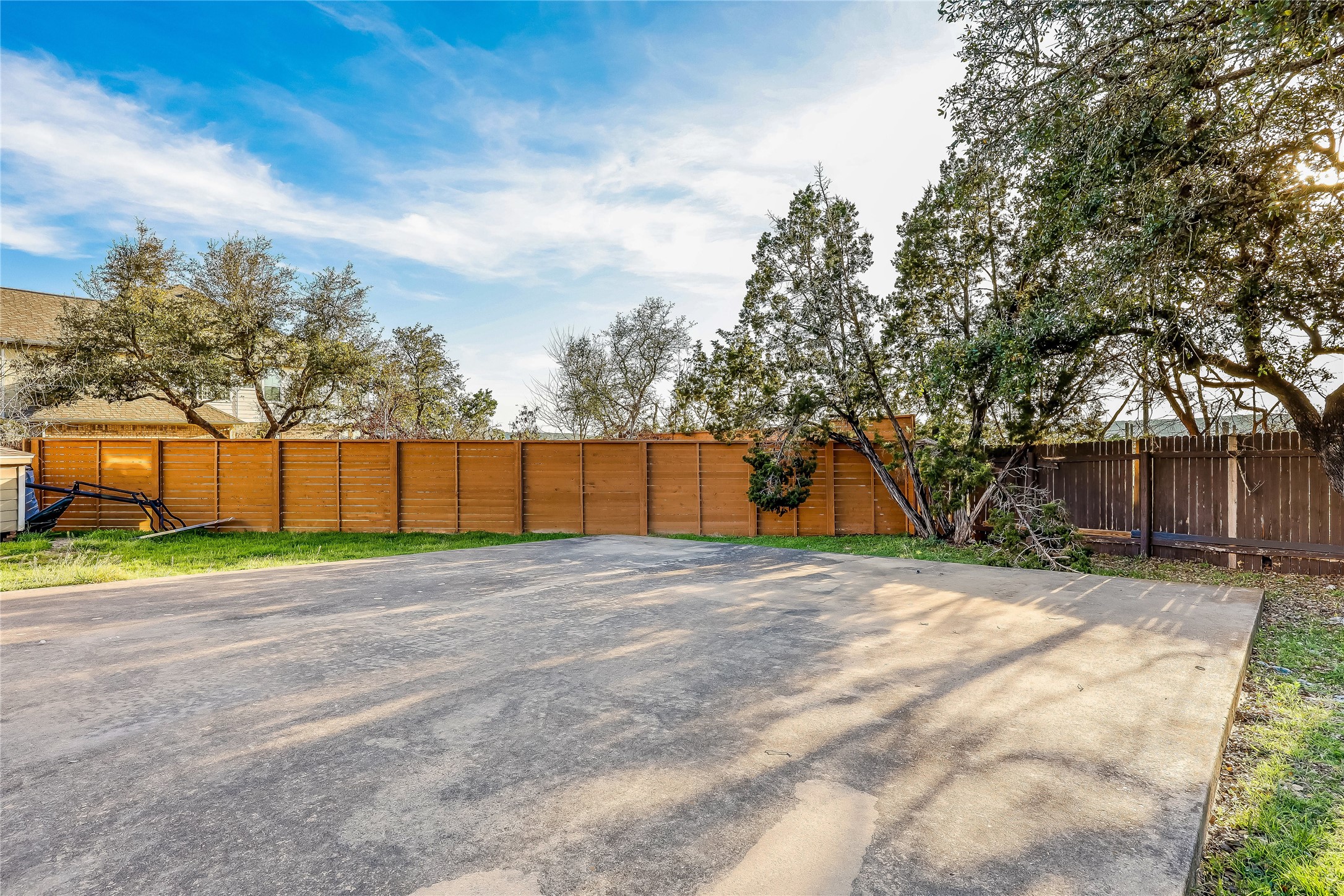 main property photo 32
