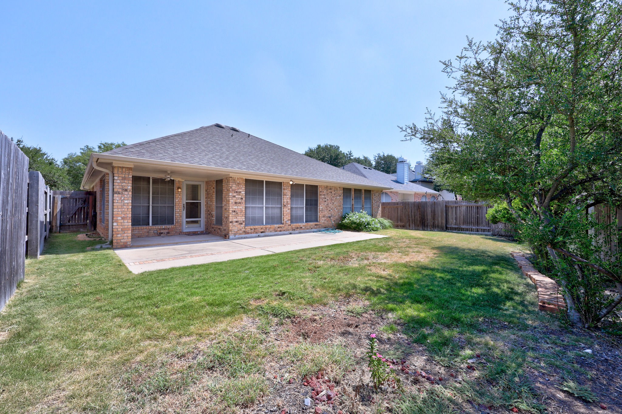main property photo 32