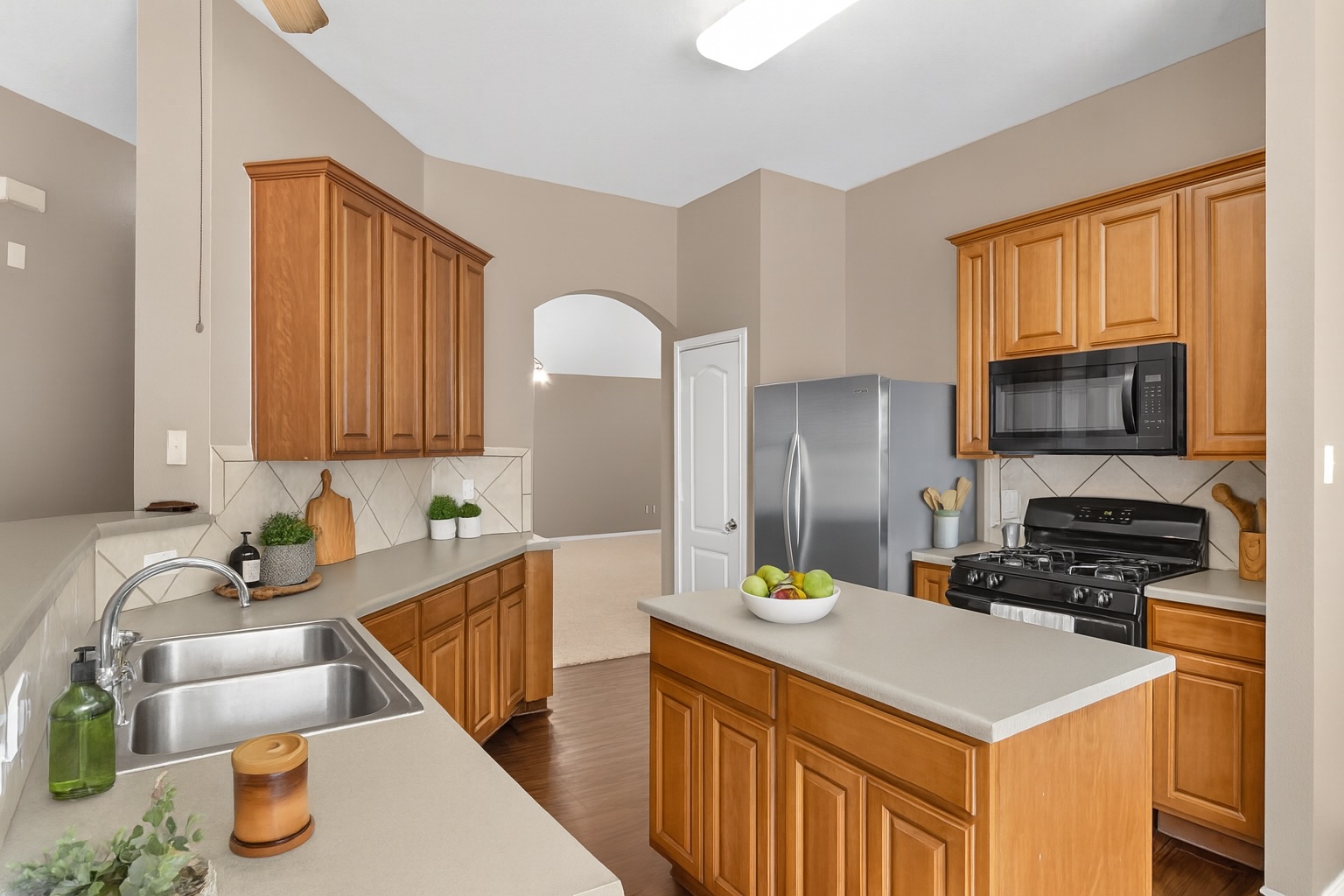 main property photo 16