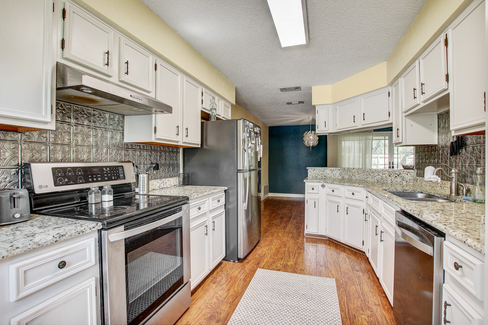 main property photo 13