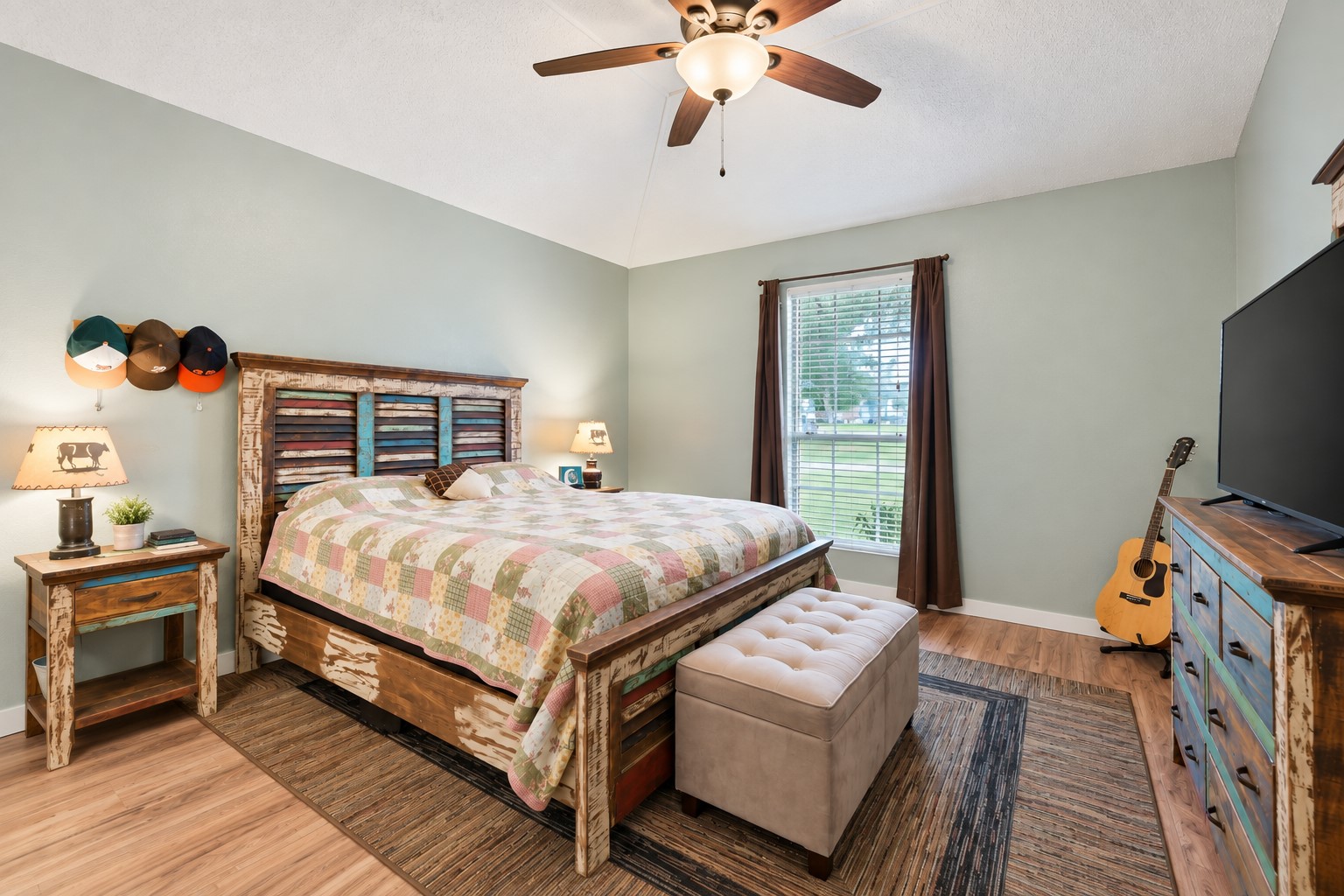 main property photo 17