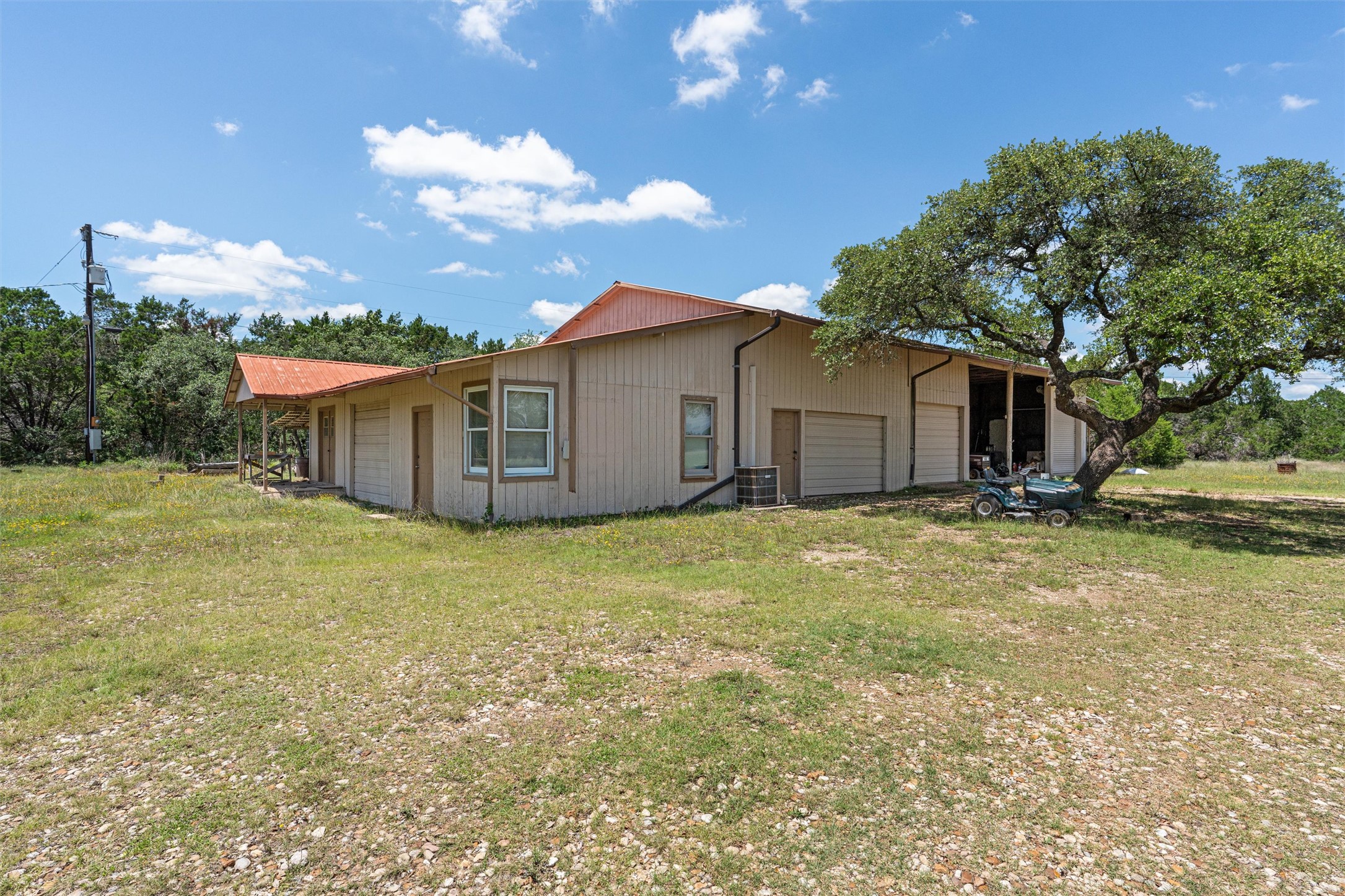 main property photo 31