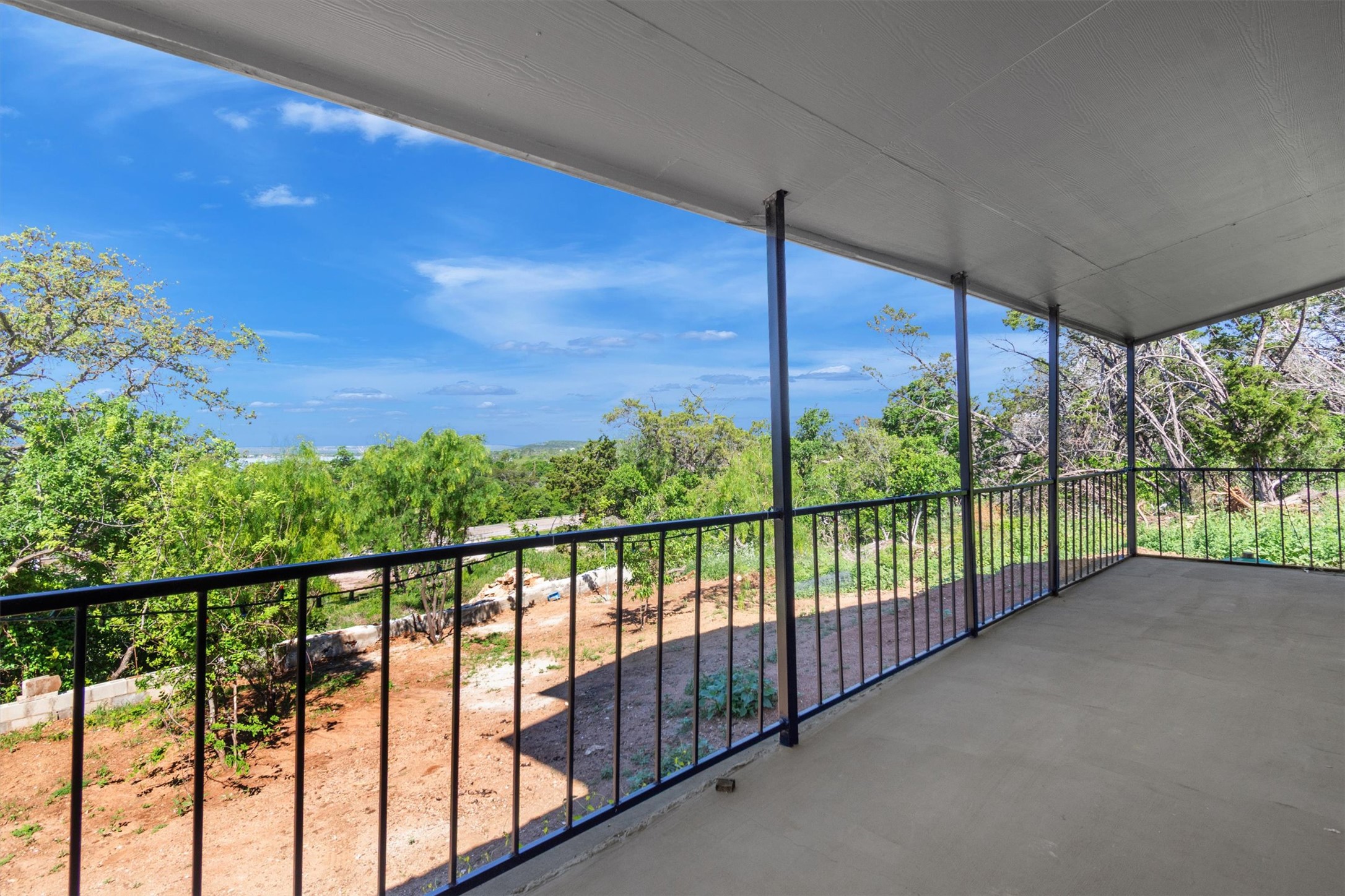 main property photo 27