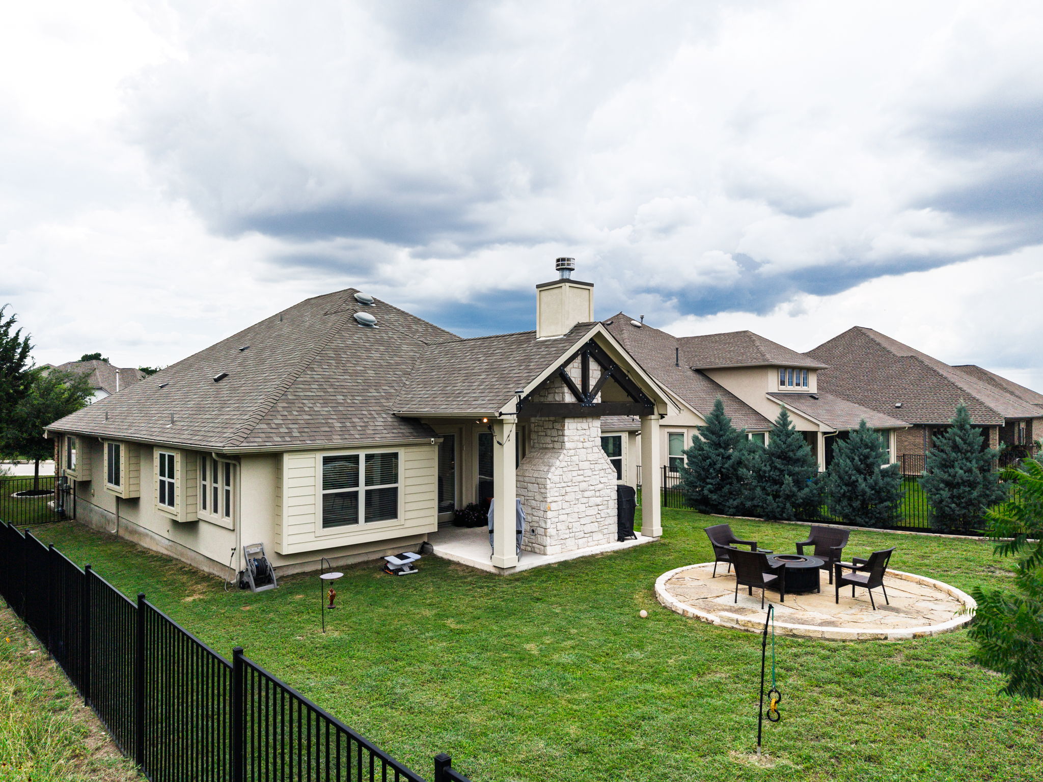 main property photo 28