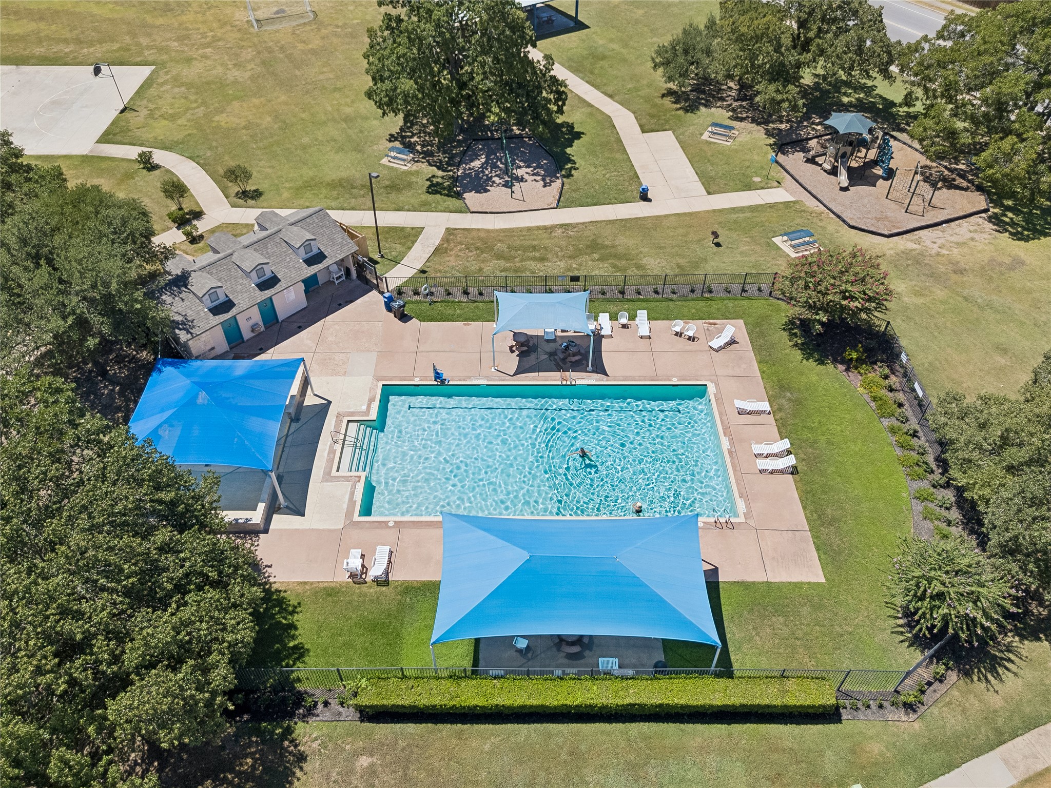 main property photo 29