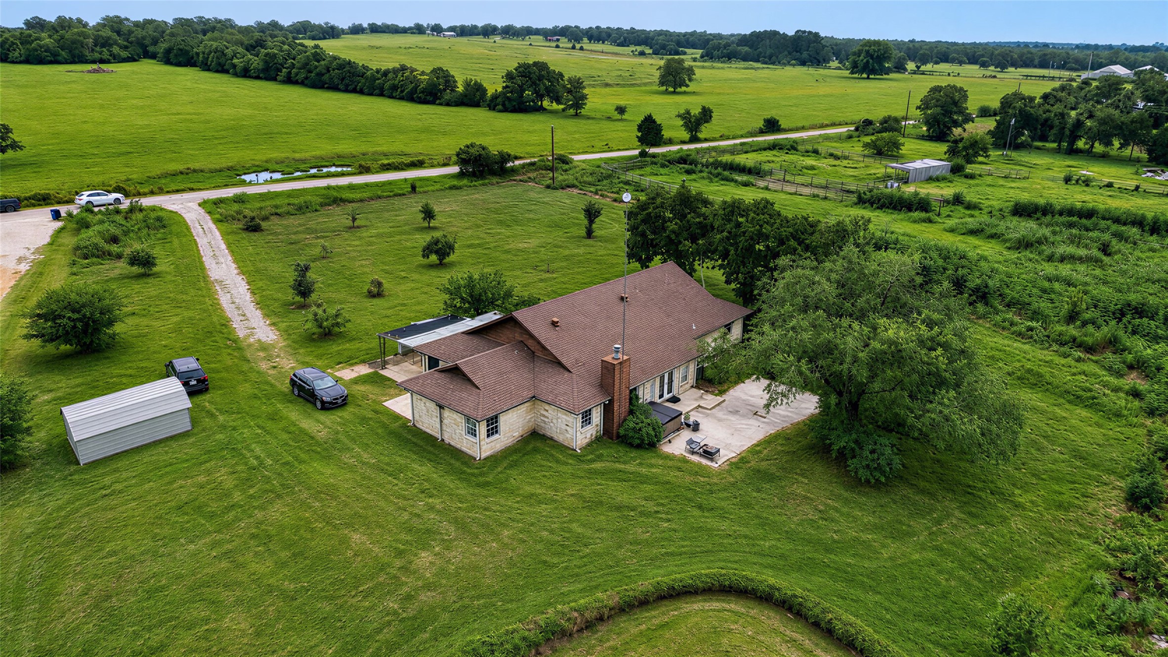 main property photo 28