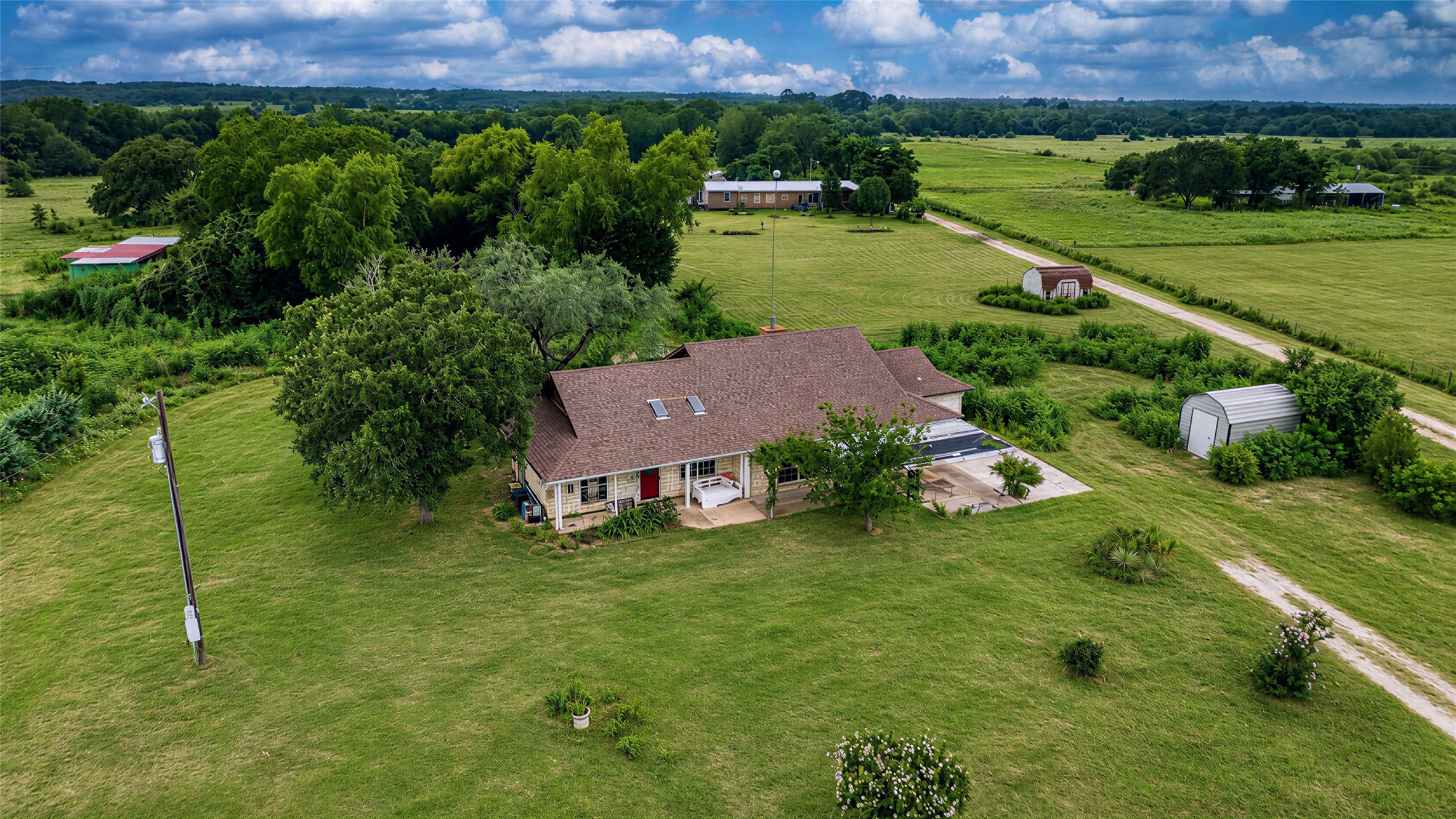 main property photo 30