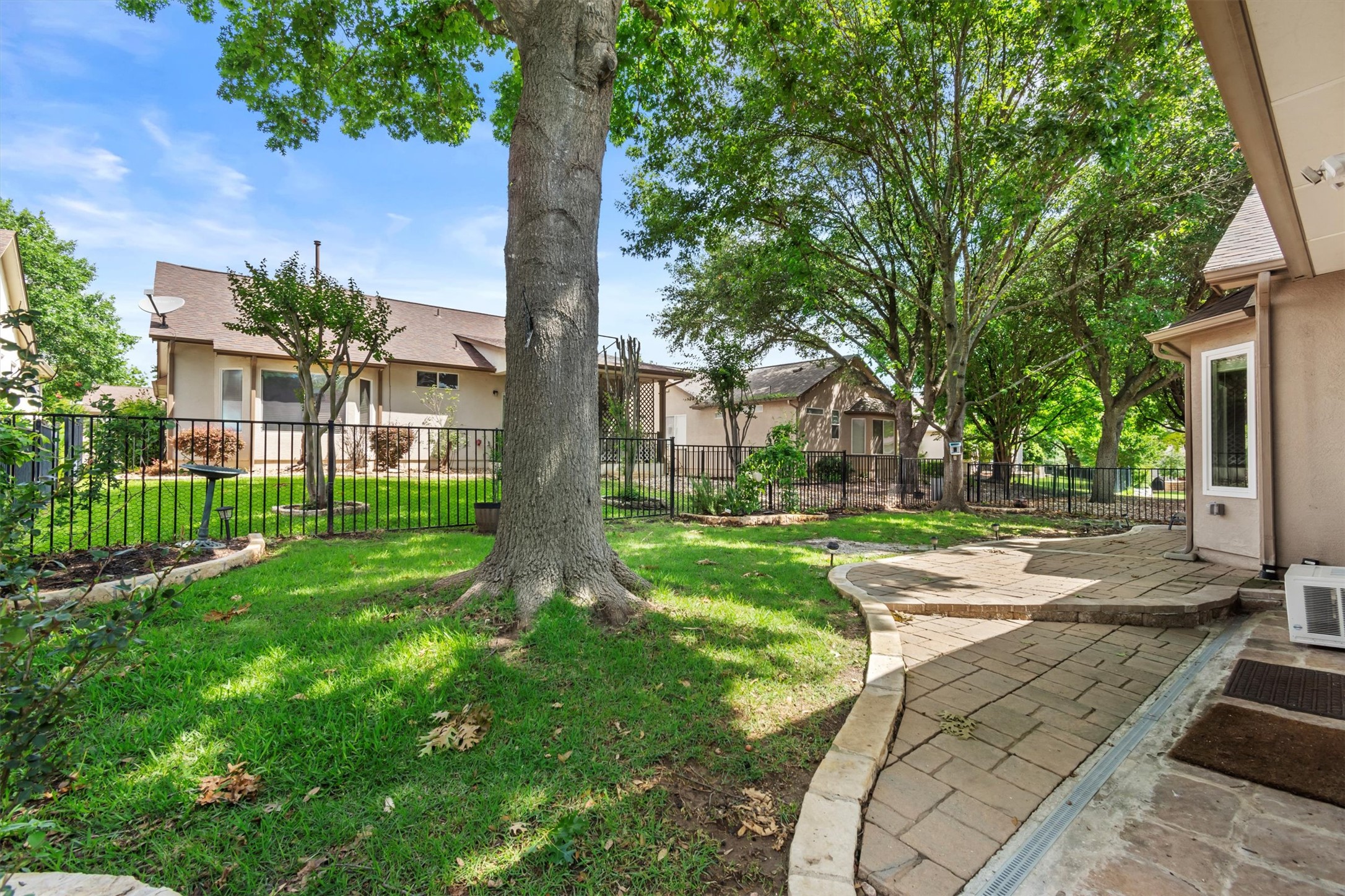 main property photo 20