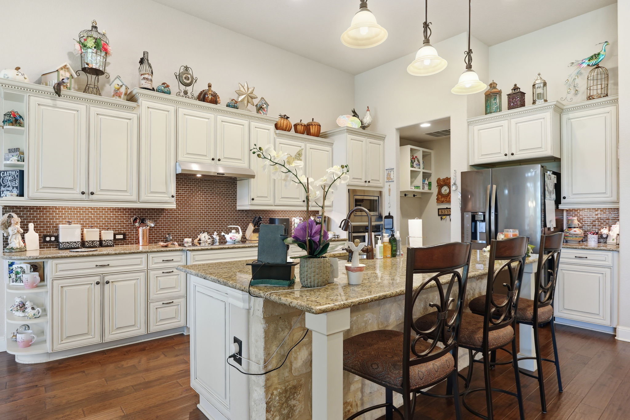 main property photo 13