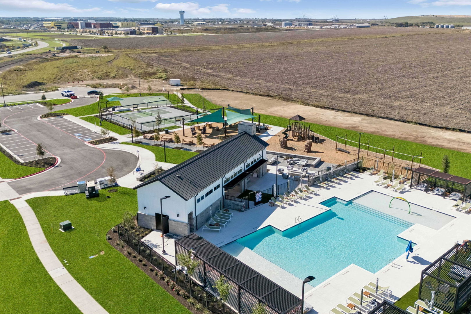 main property photo 15