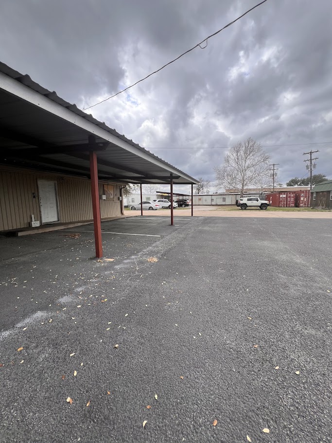 main property photo 28