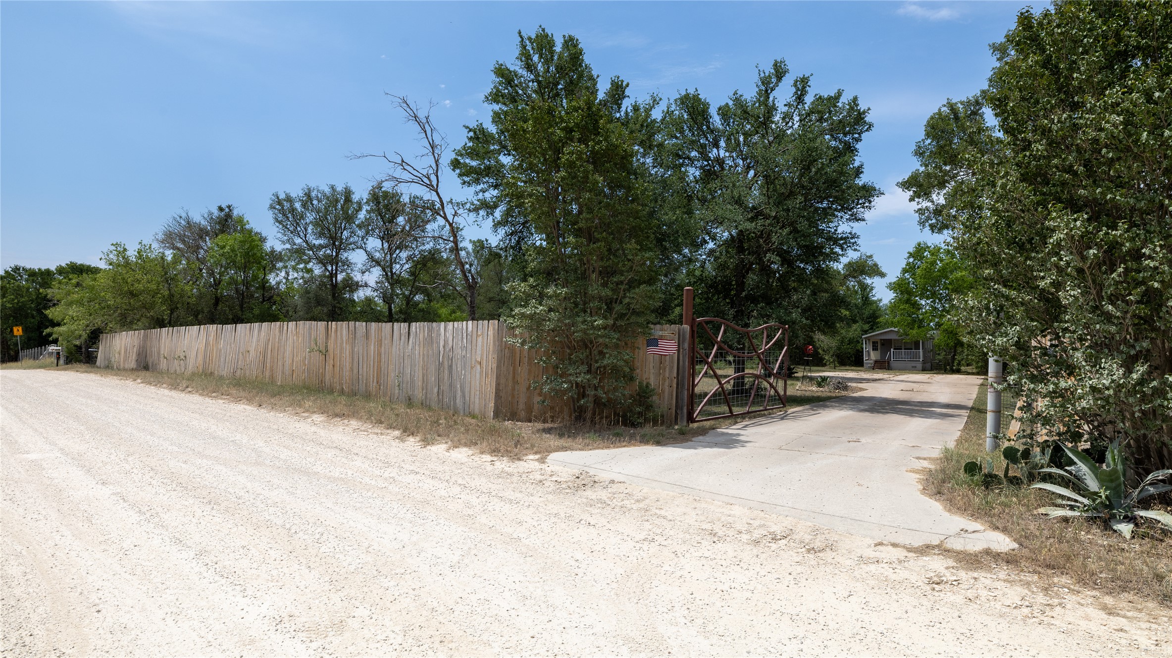 main property photo 33