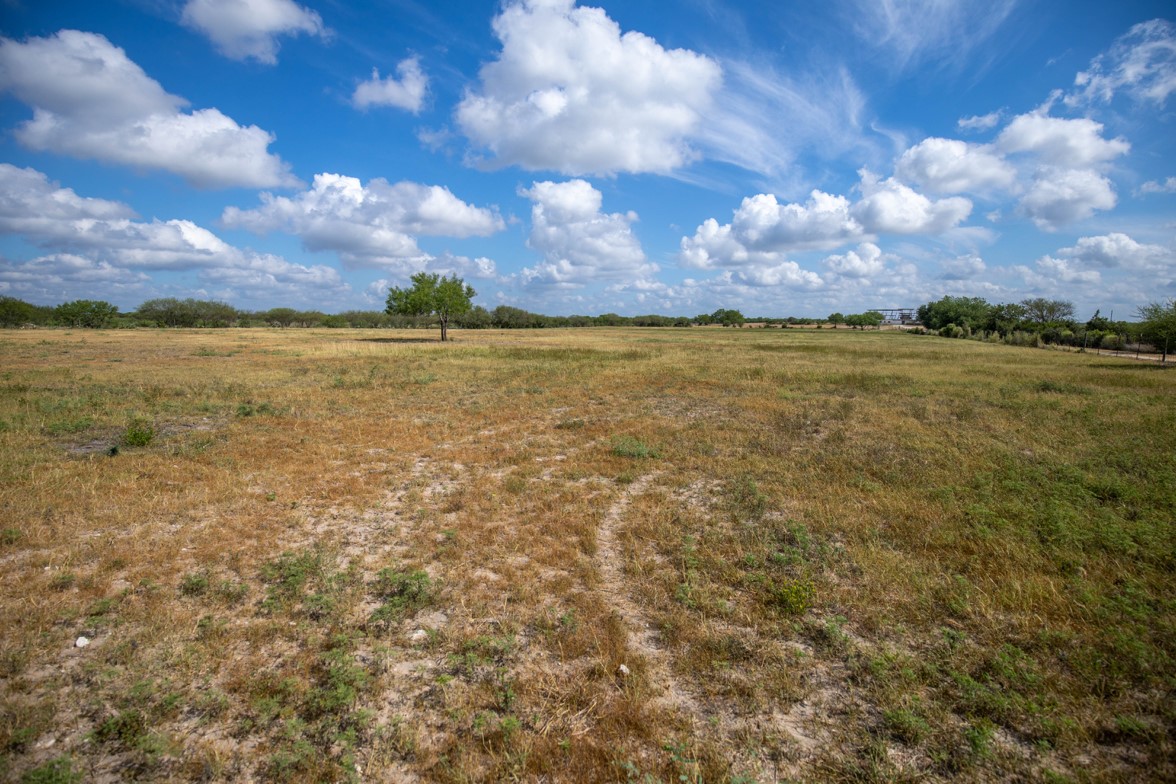 main property photo 17