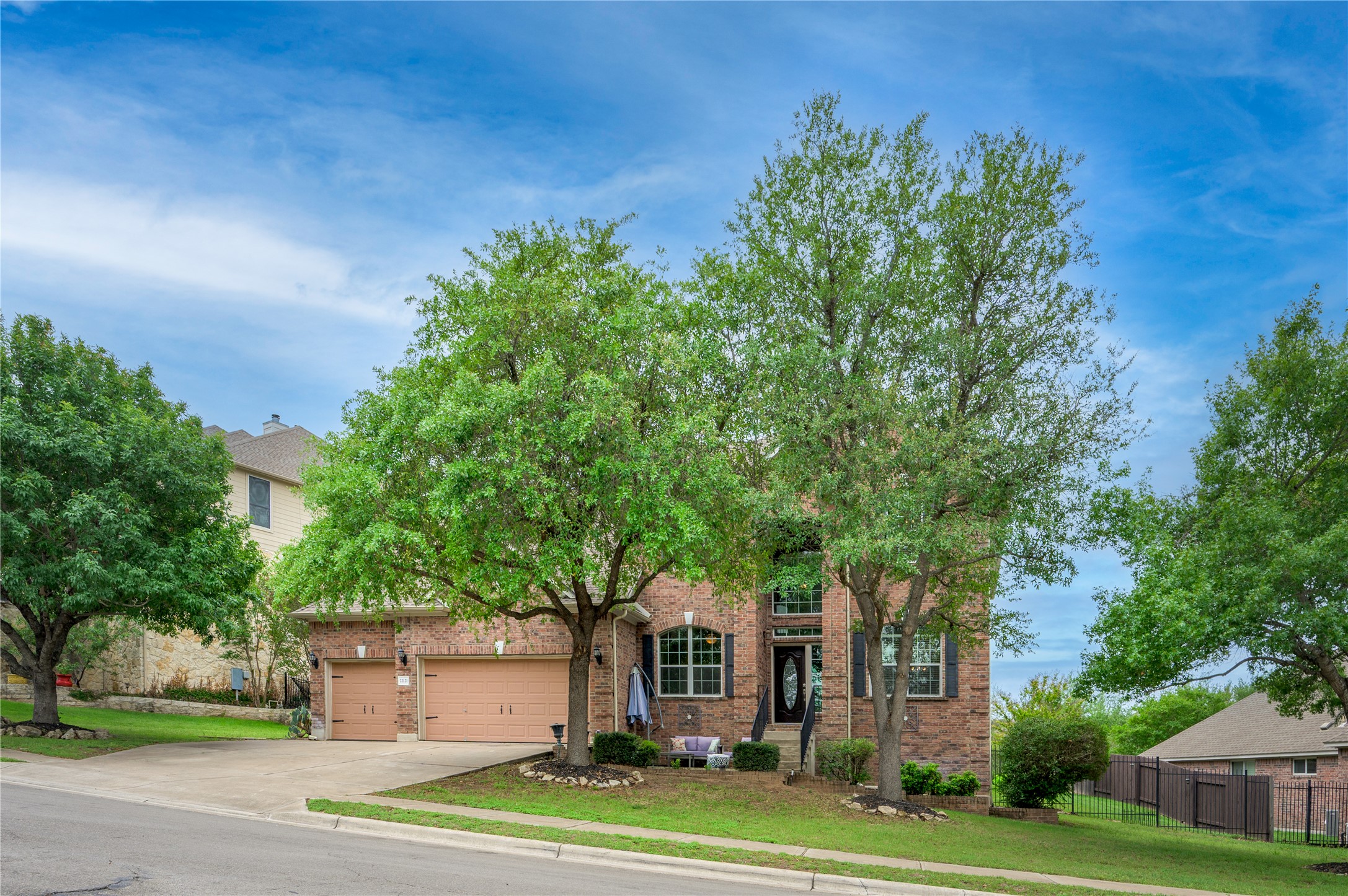 main property photo 37