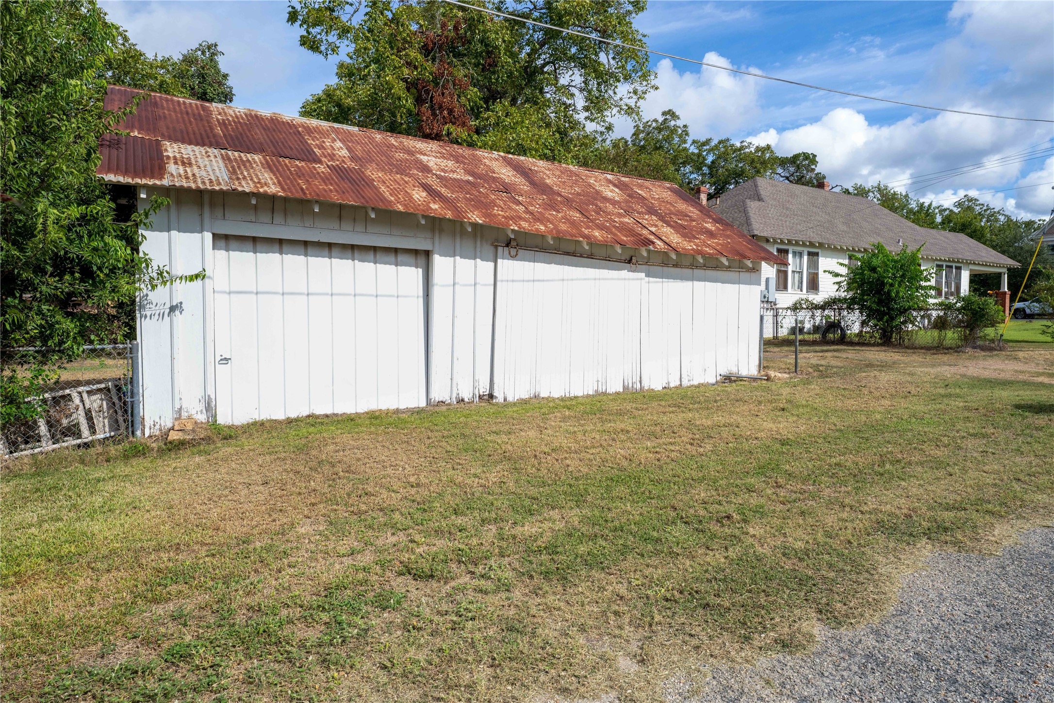 main property photo 13