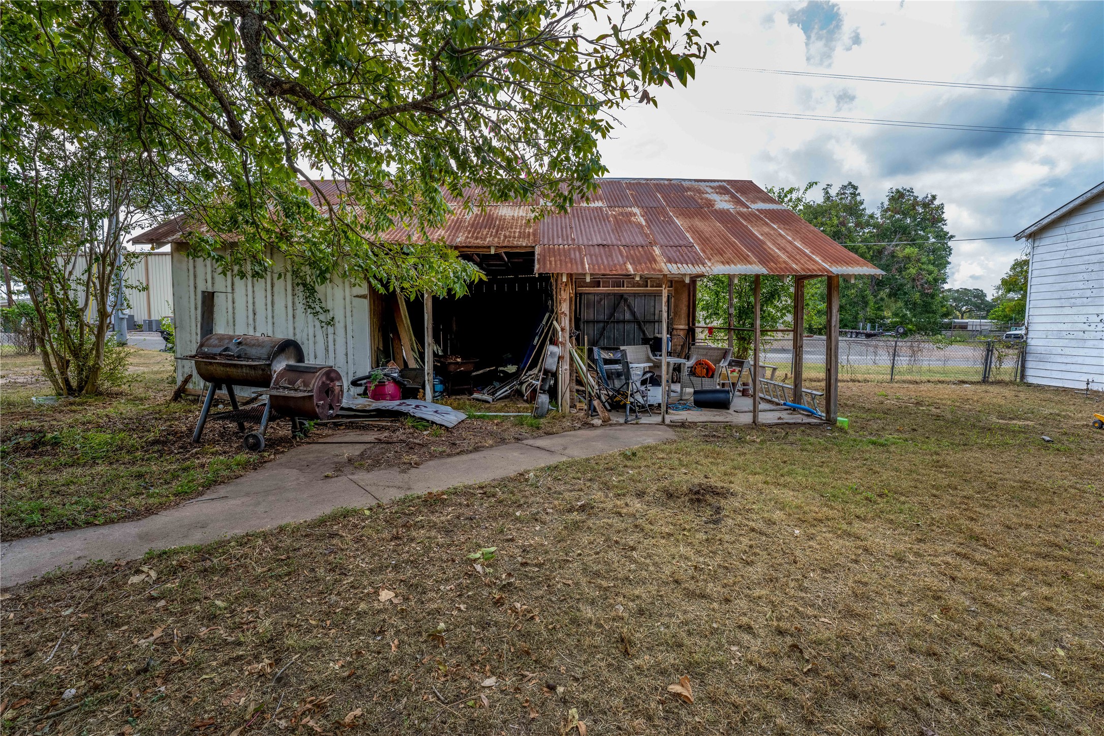main property photo 15