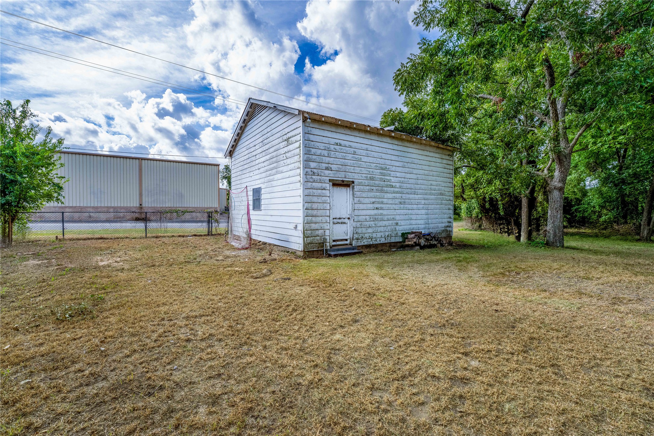 main property photo 16