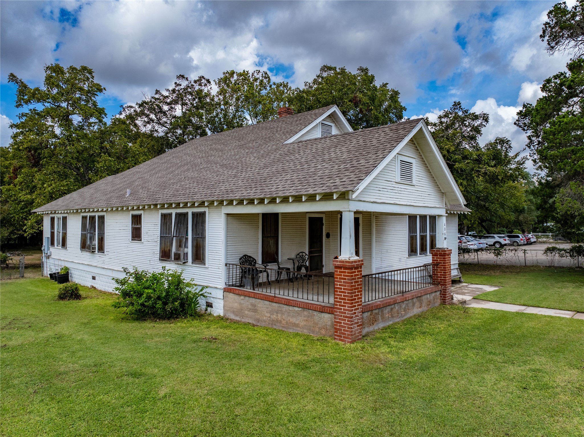main property photo 9