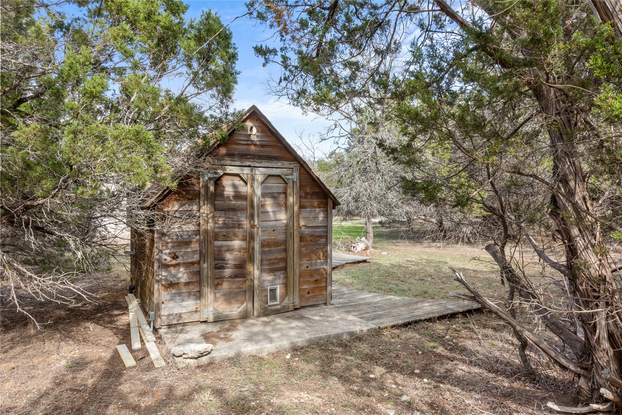 main property photo 39