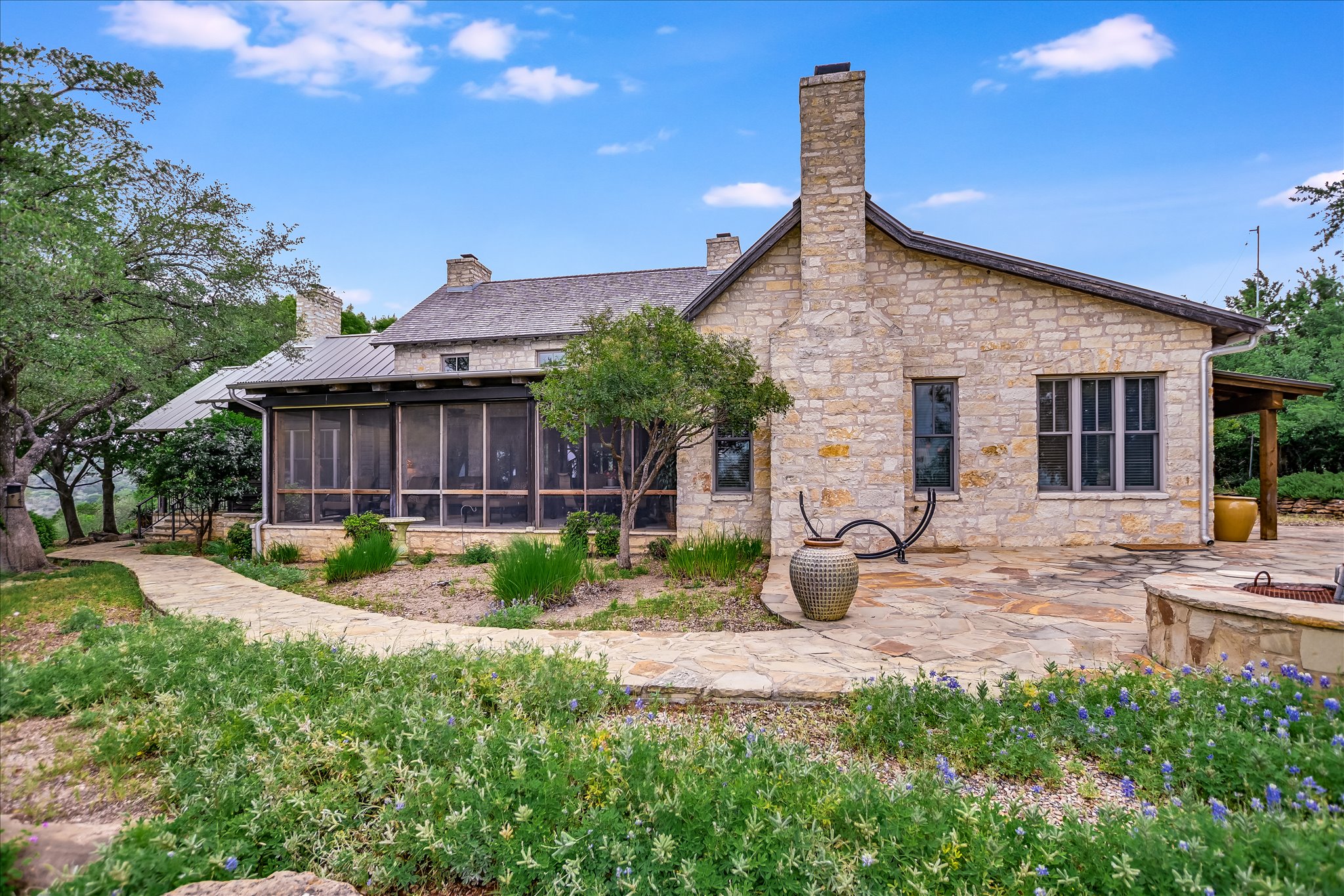main property photo 25
