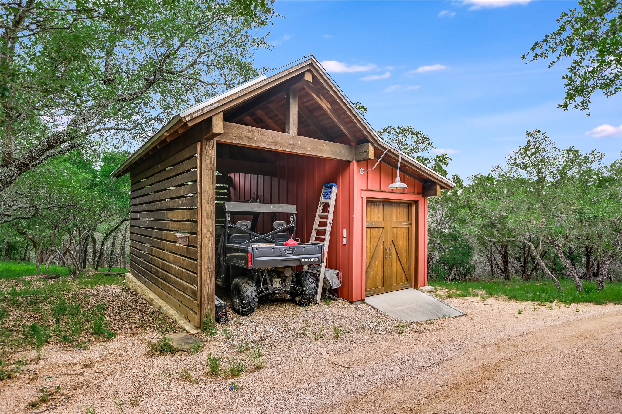 main property photo 36