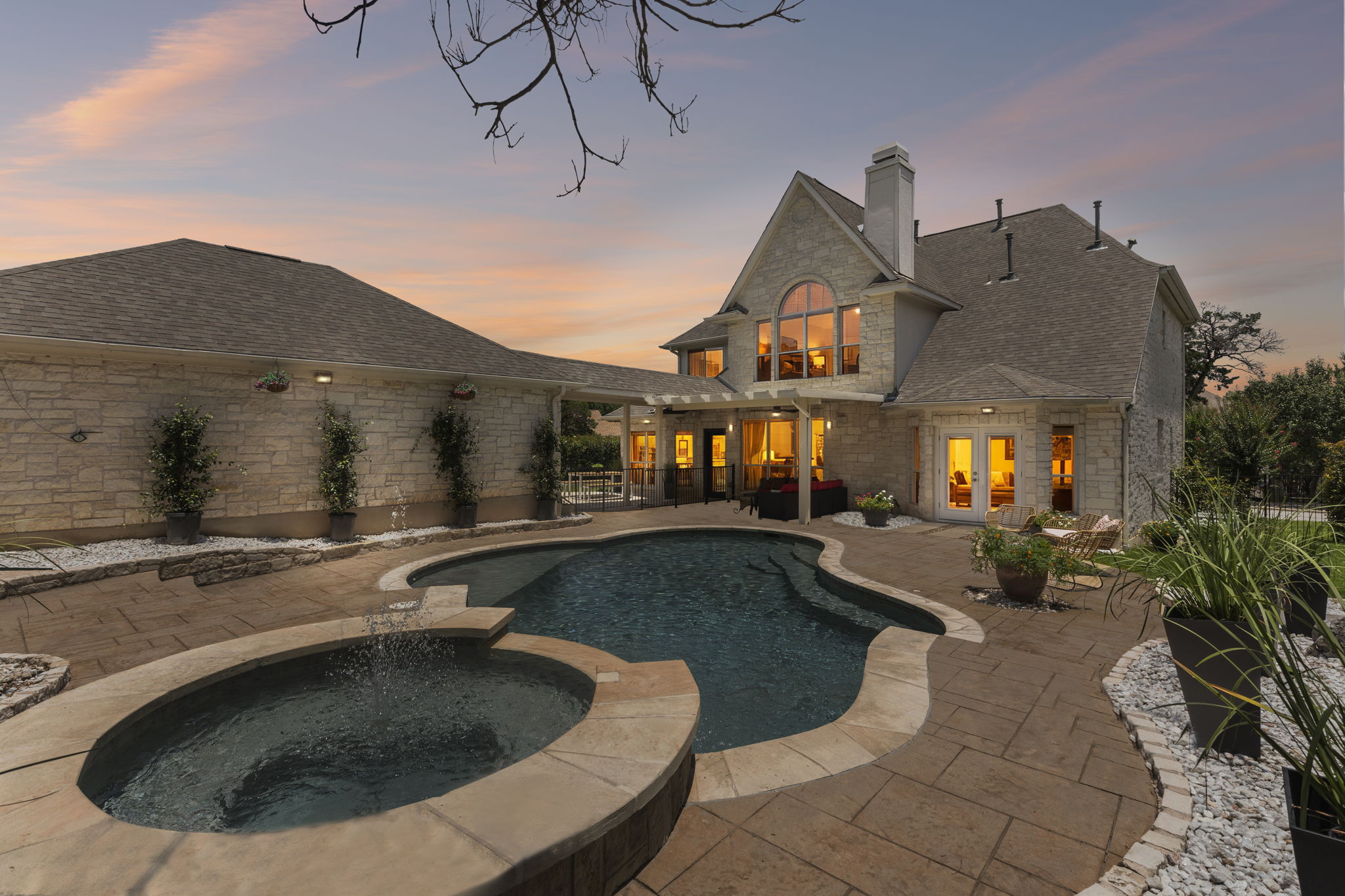 main property photo 33