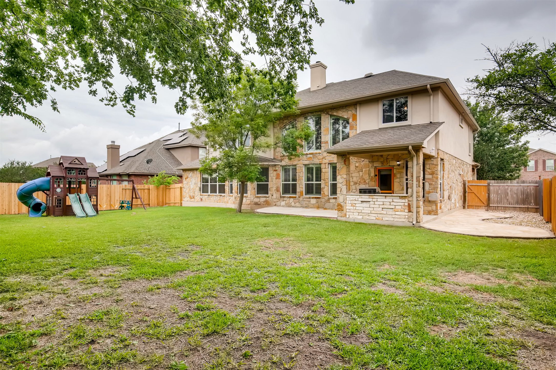 main property photo 34