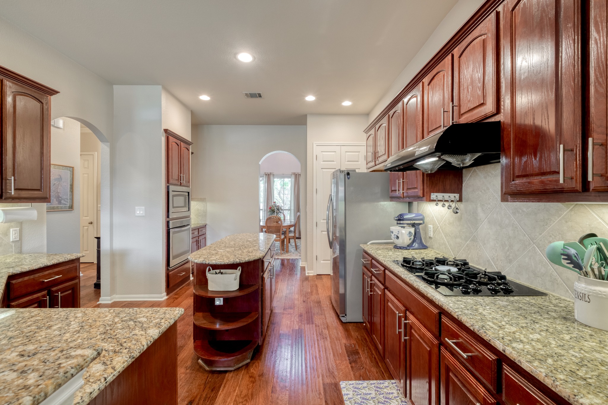 main property photo 13