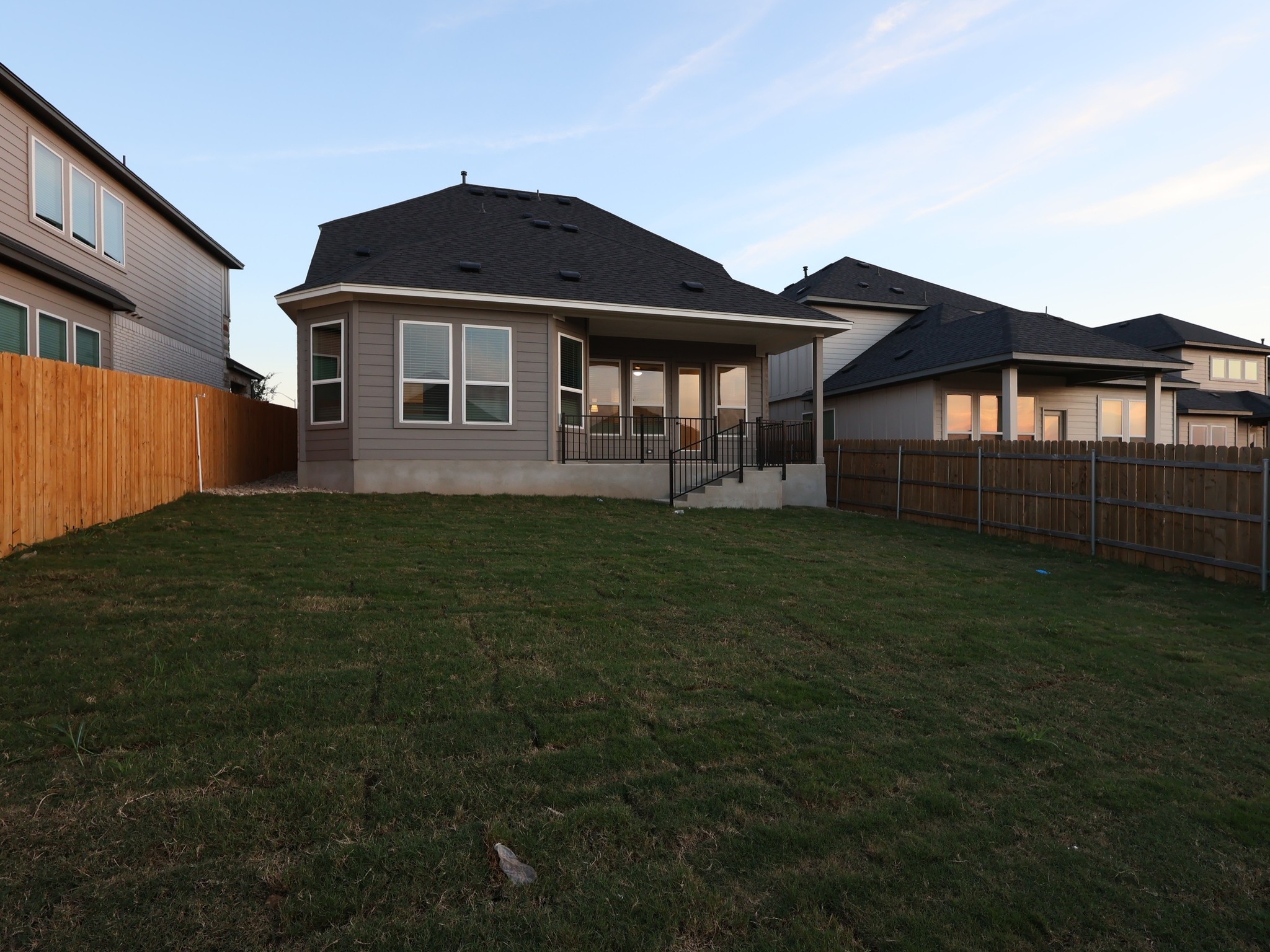 main property photo 23