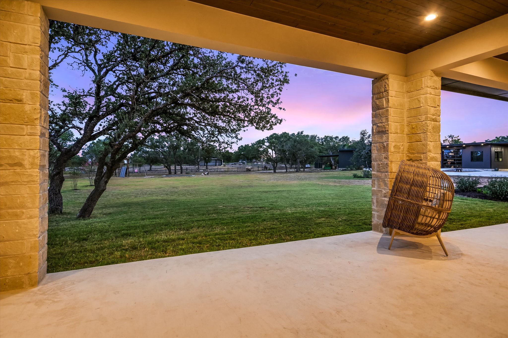 main property photo 32