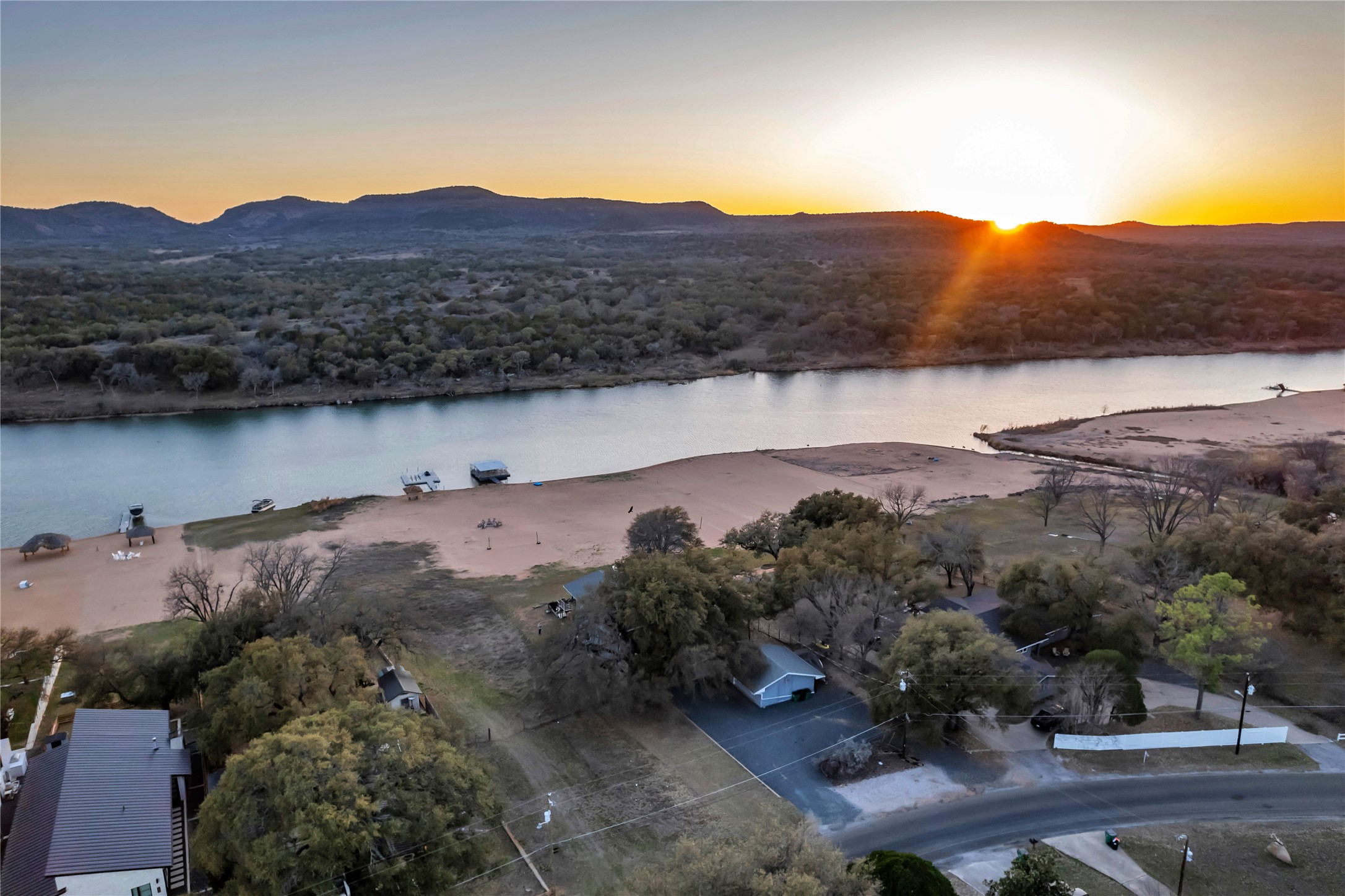 main property photo 13