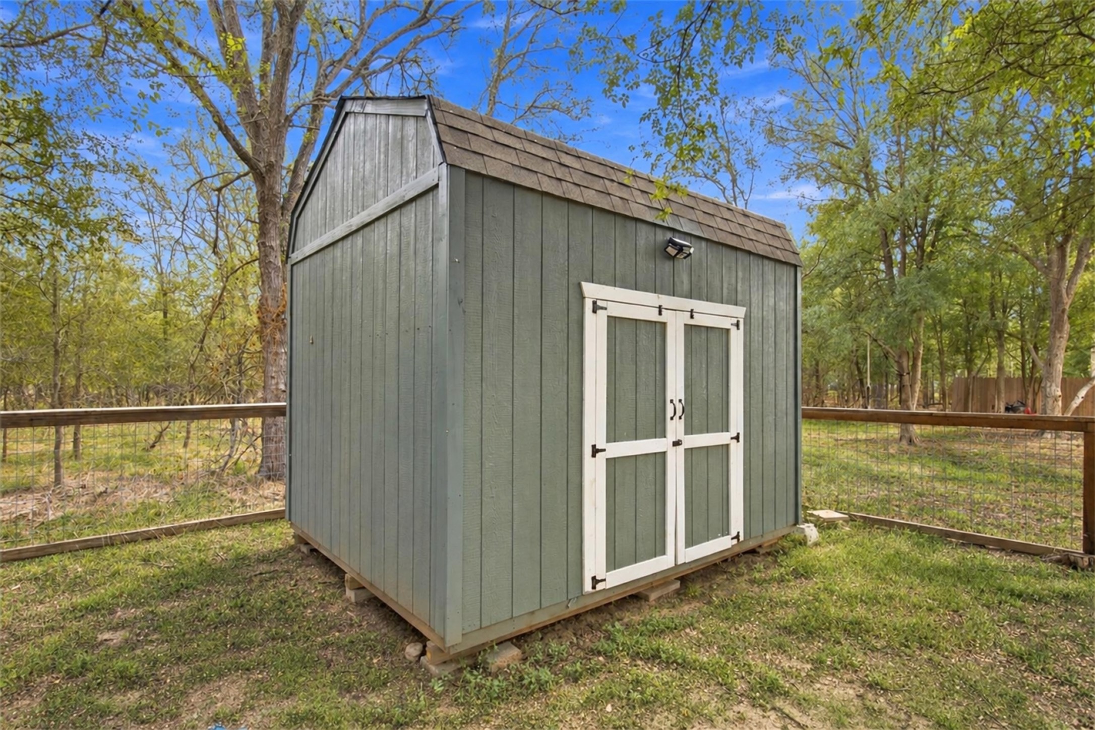 main property photo 24