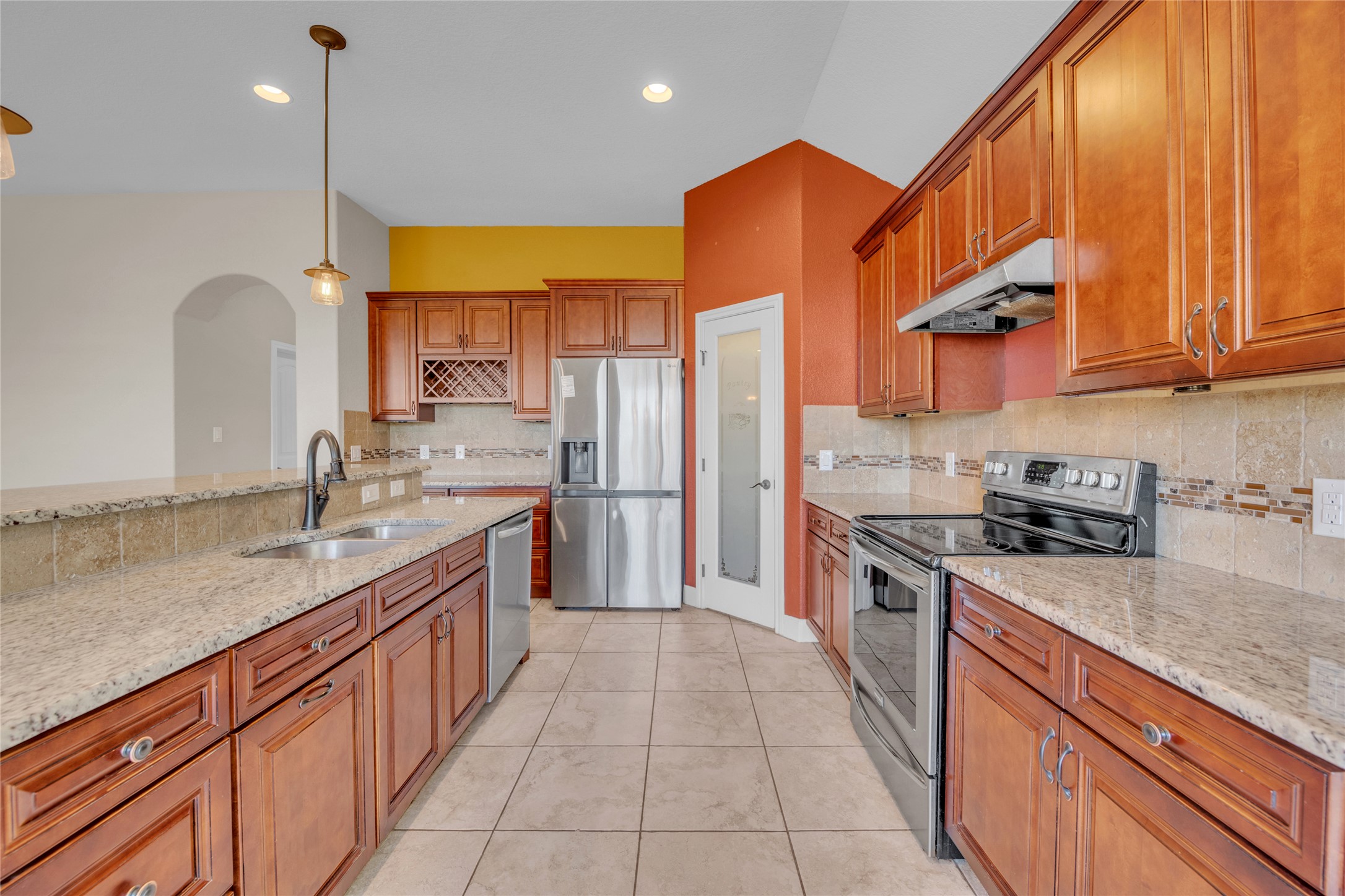main property photo 9