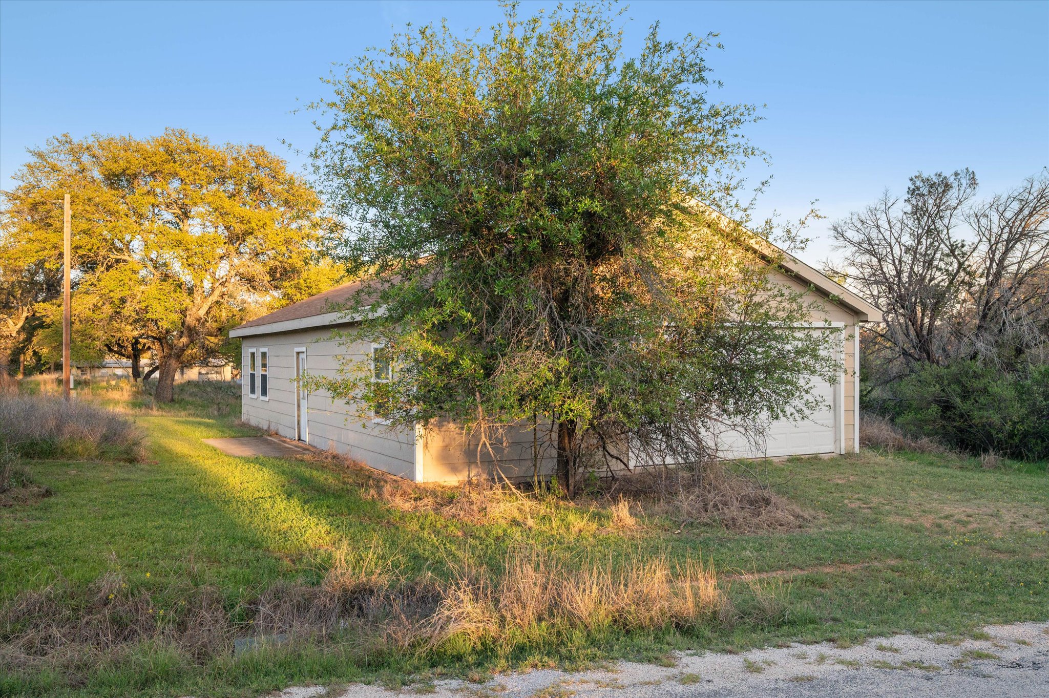 main property photo 27