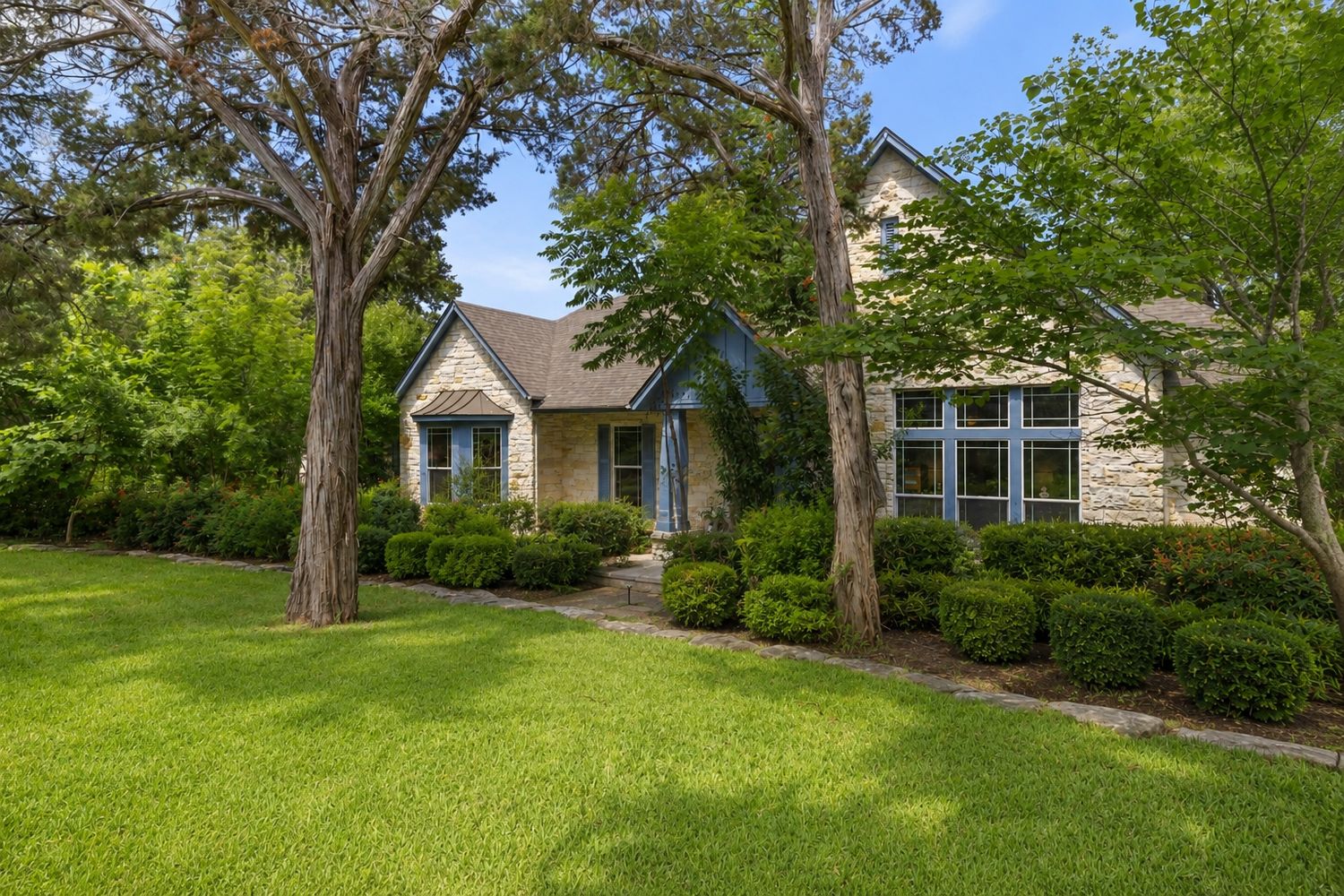 main property photo 3