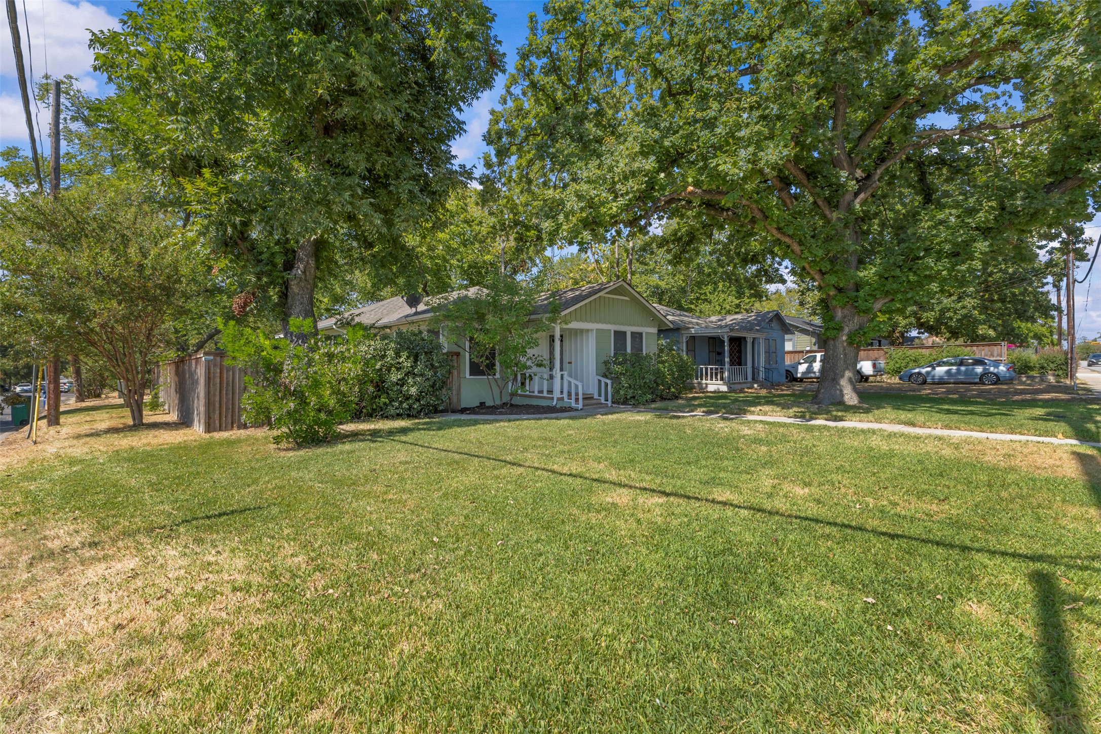 main property photo 37