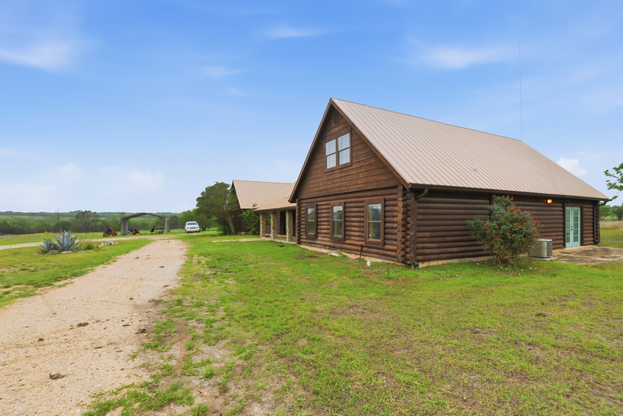 main property photo 3