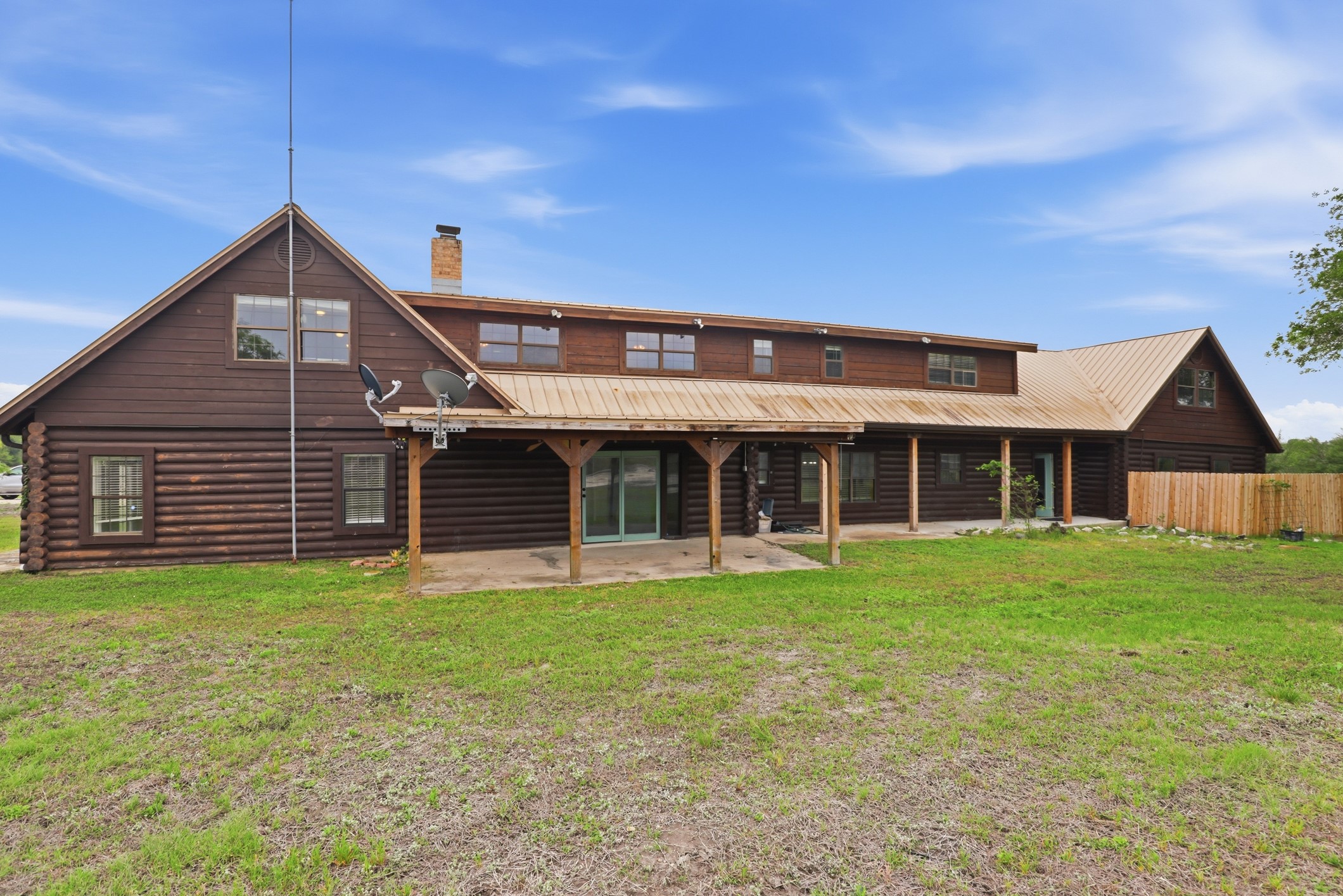 main property photo 37