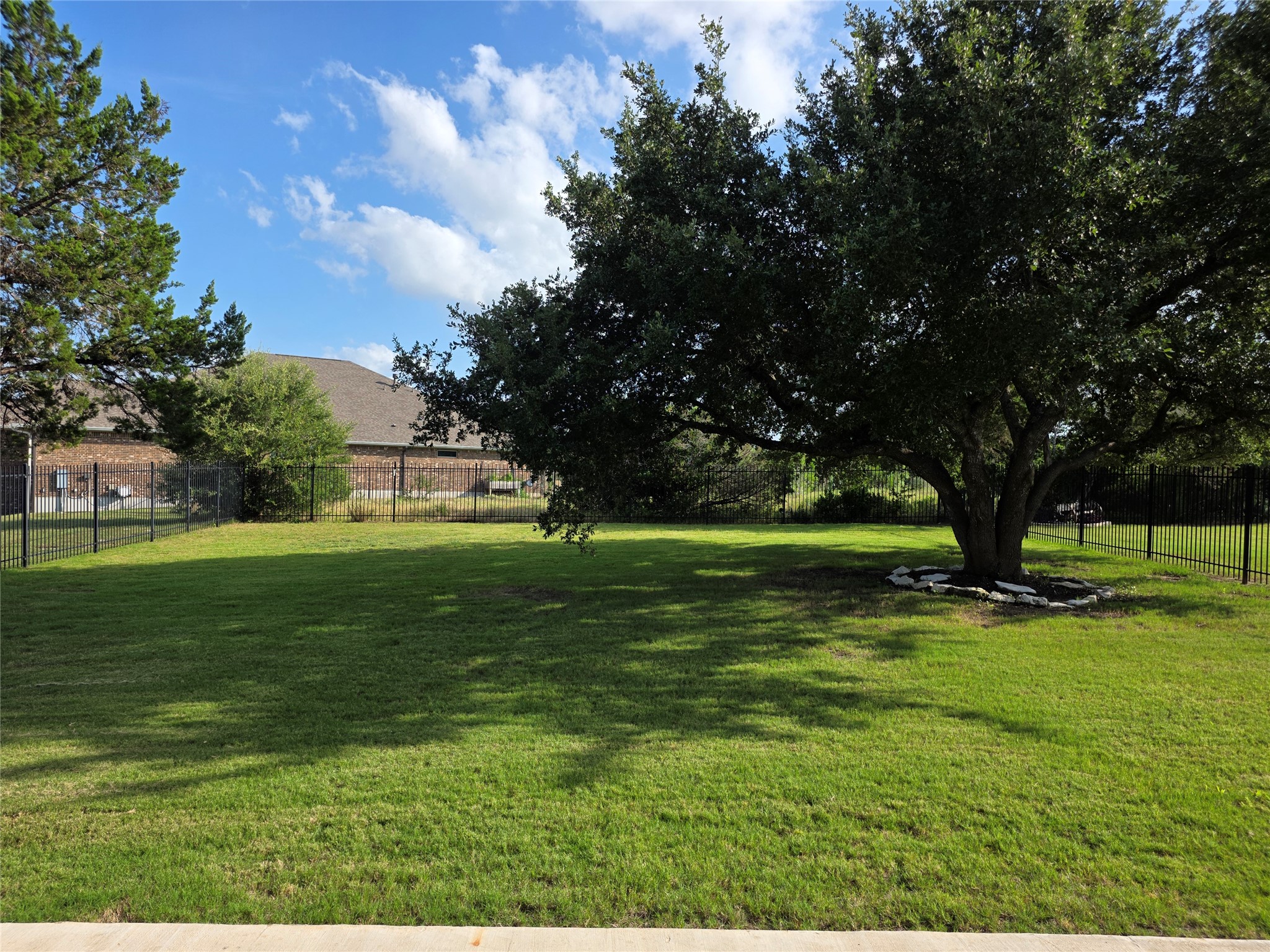 main property photo 37
