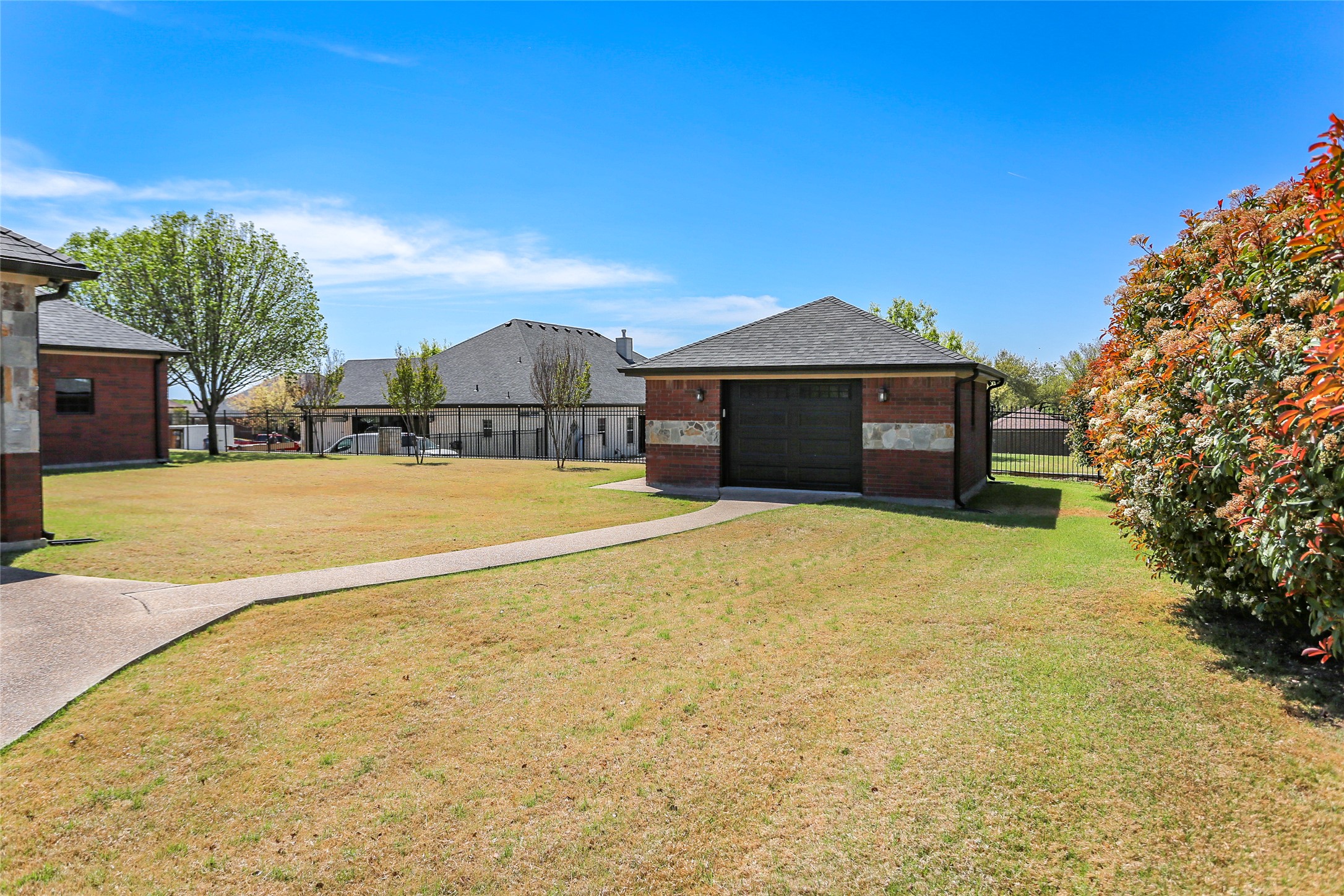 main property photo 32