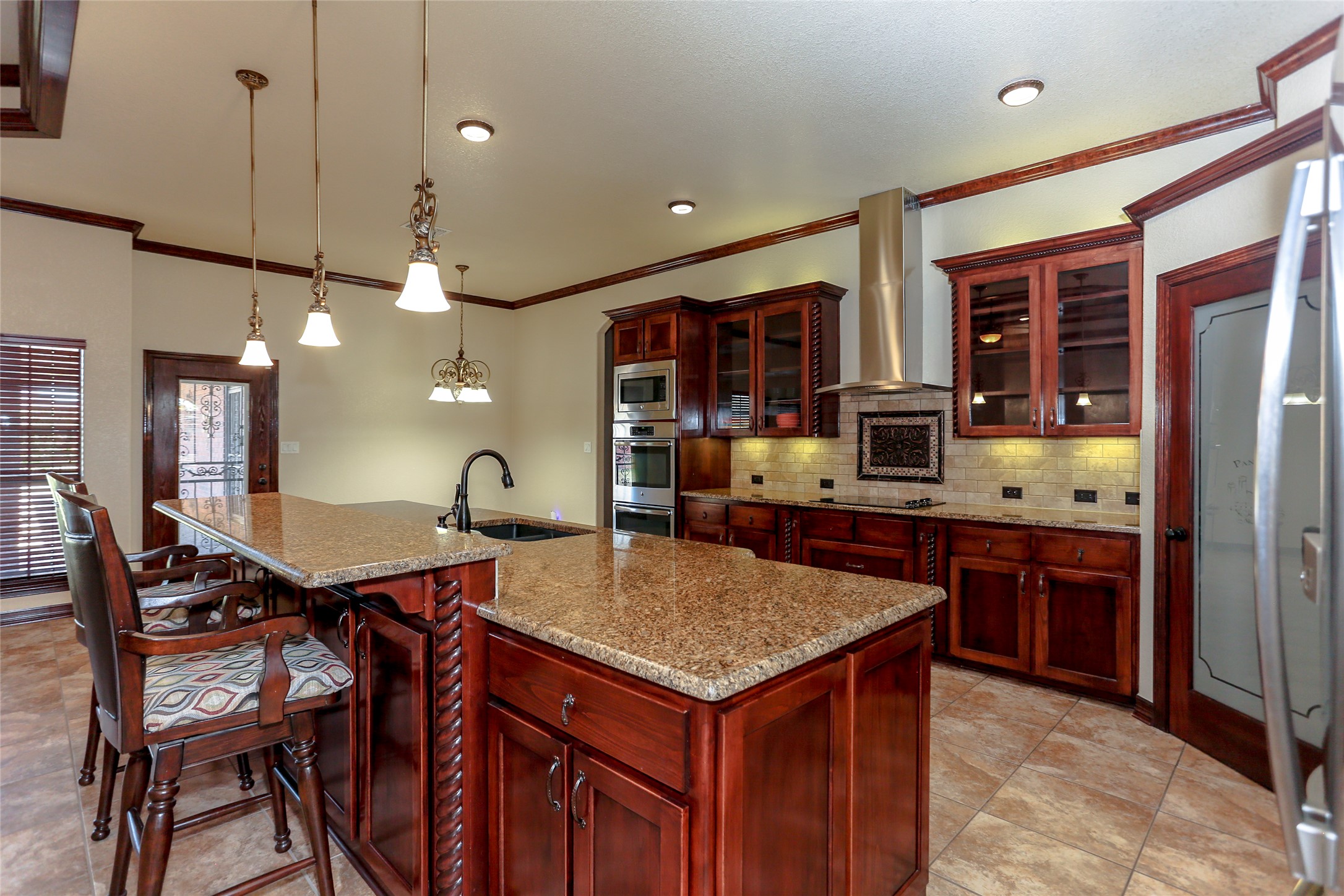 main property photo 5