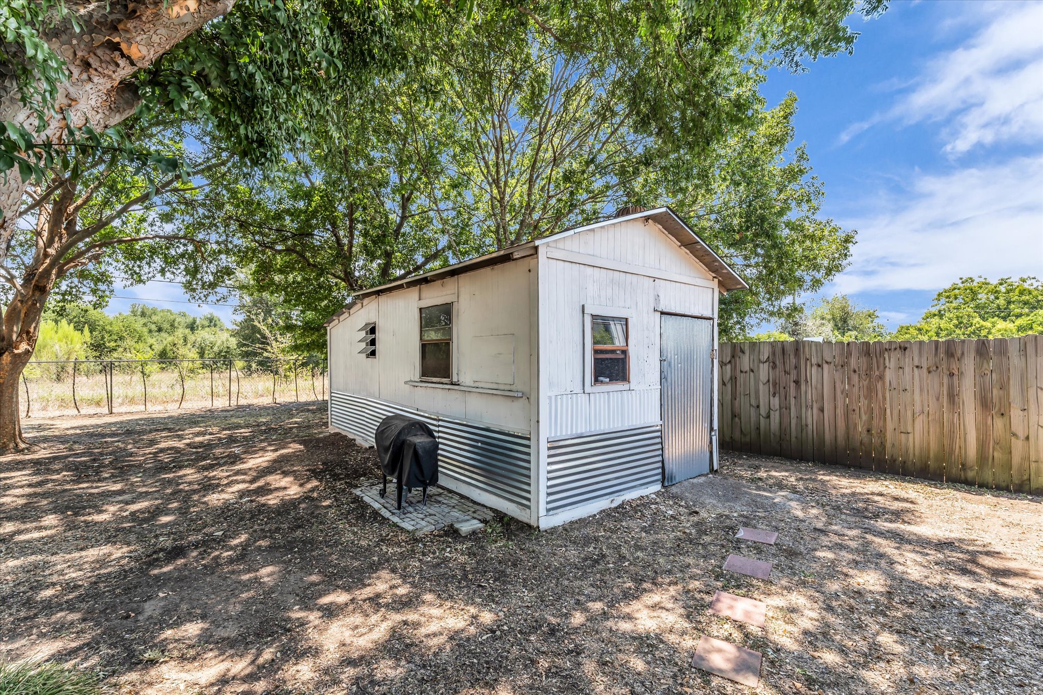 main property photo 23